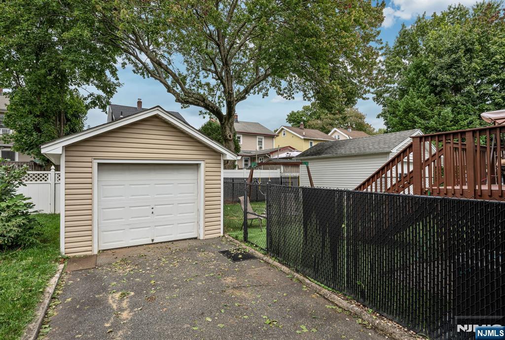 60 Mohr Avenue