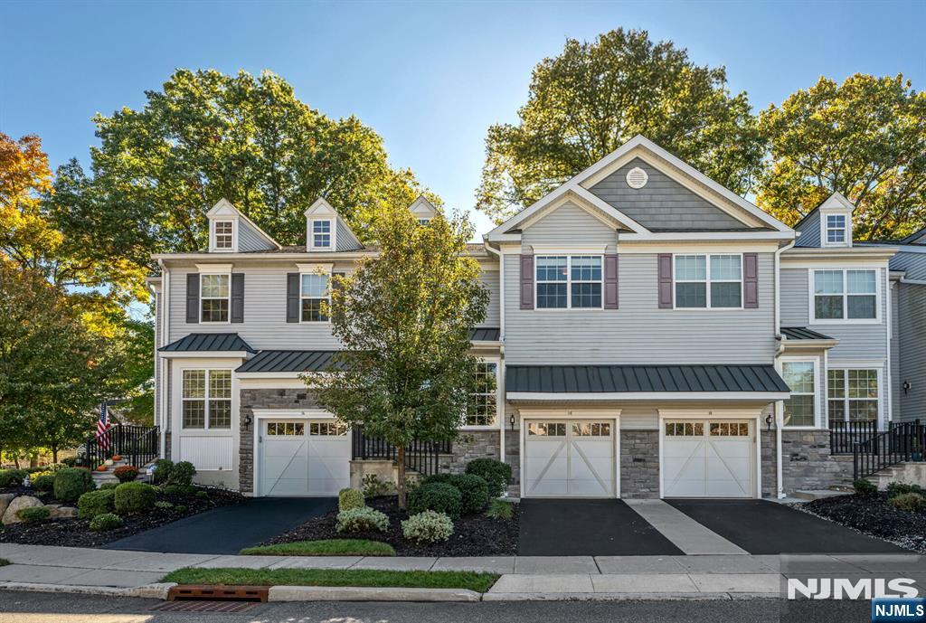 16 Pineview Drive
