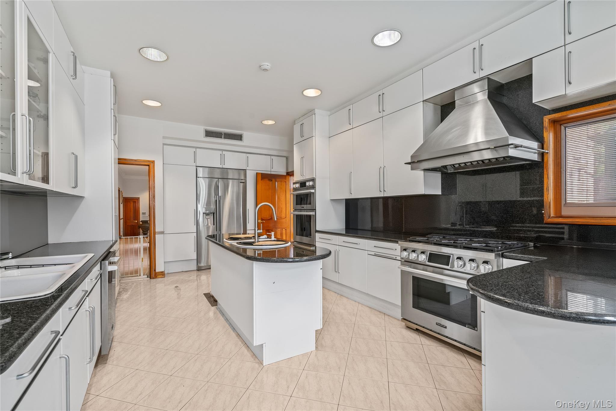 6 Summit Place
