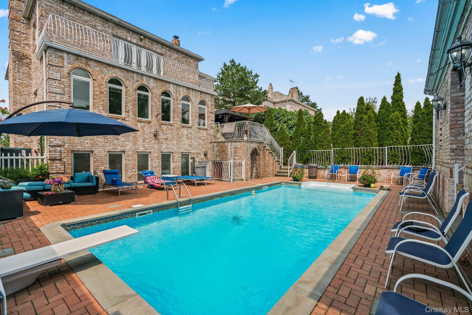 6 Summit Place