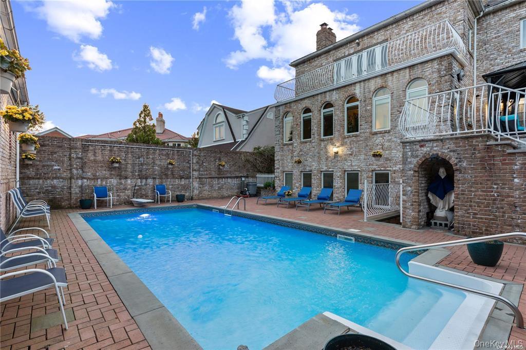 6 Summit Place