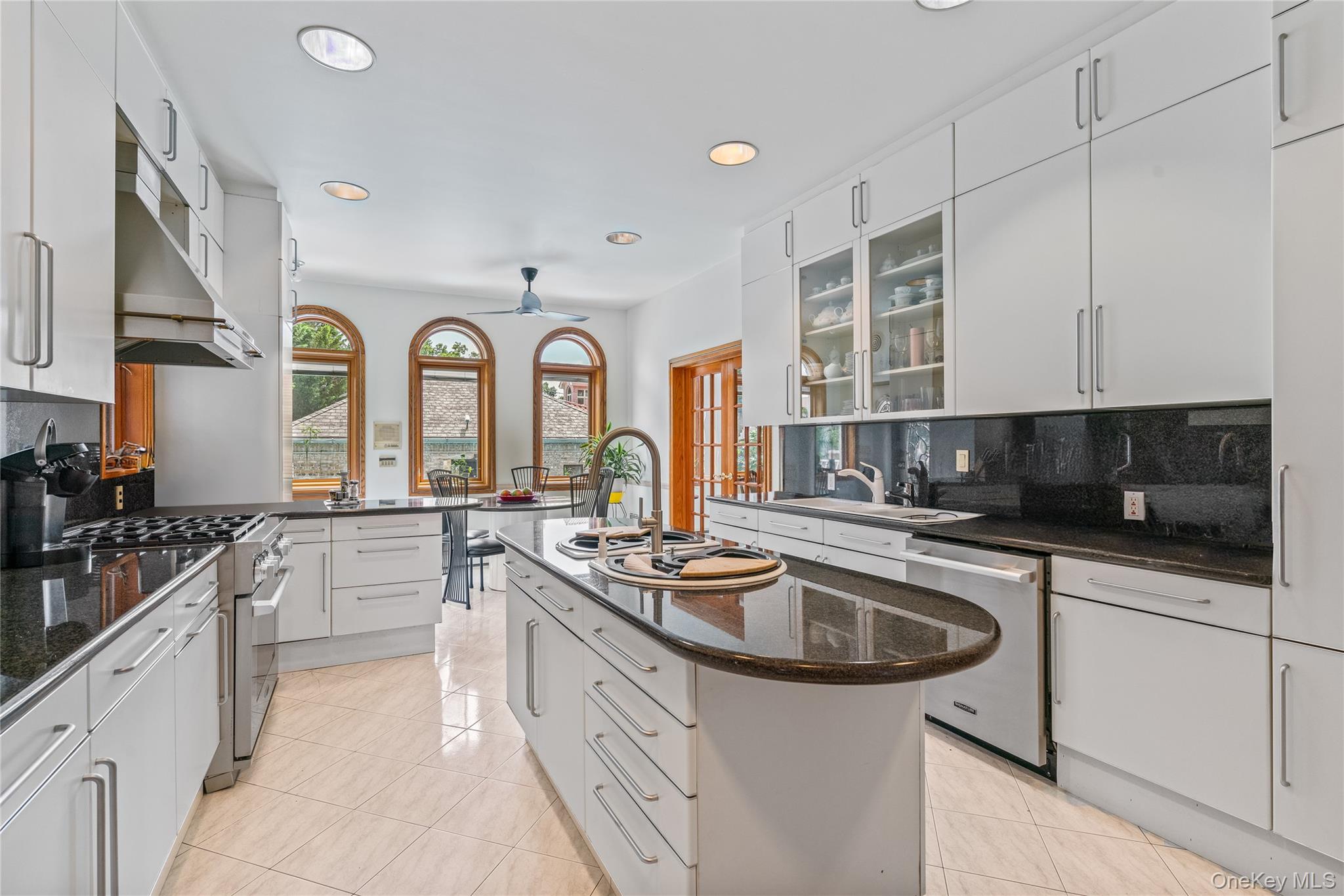 6 Summit Place