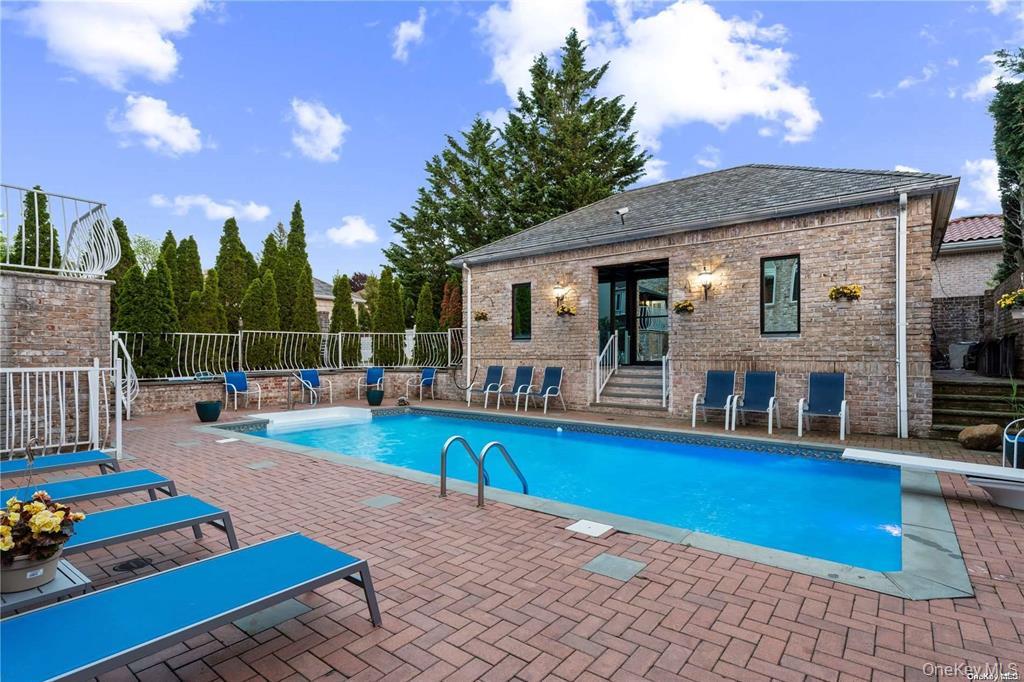 6 Summit Place
