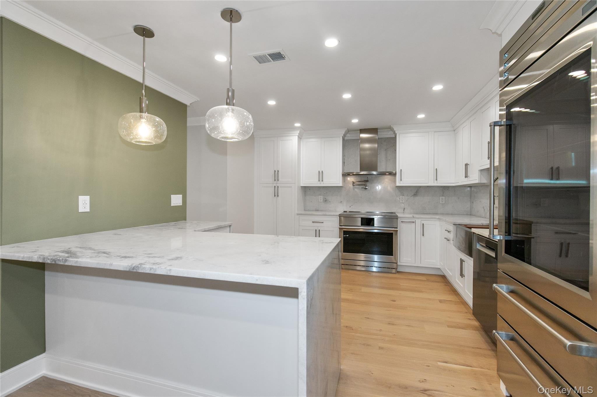 18 Acorn Ponds Drive