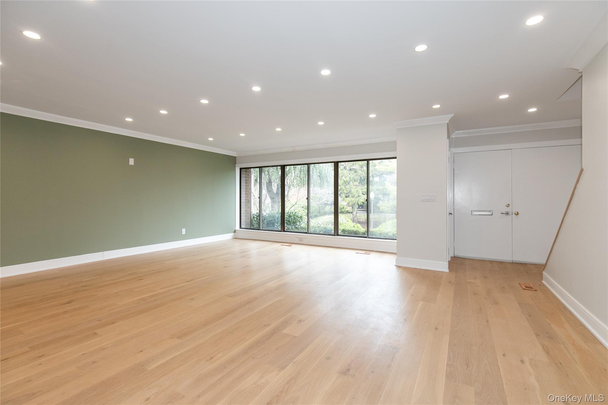 18 Acorn Ponds Drive