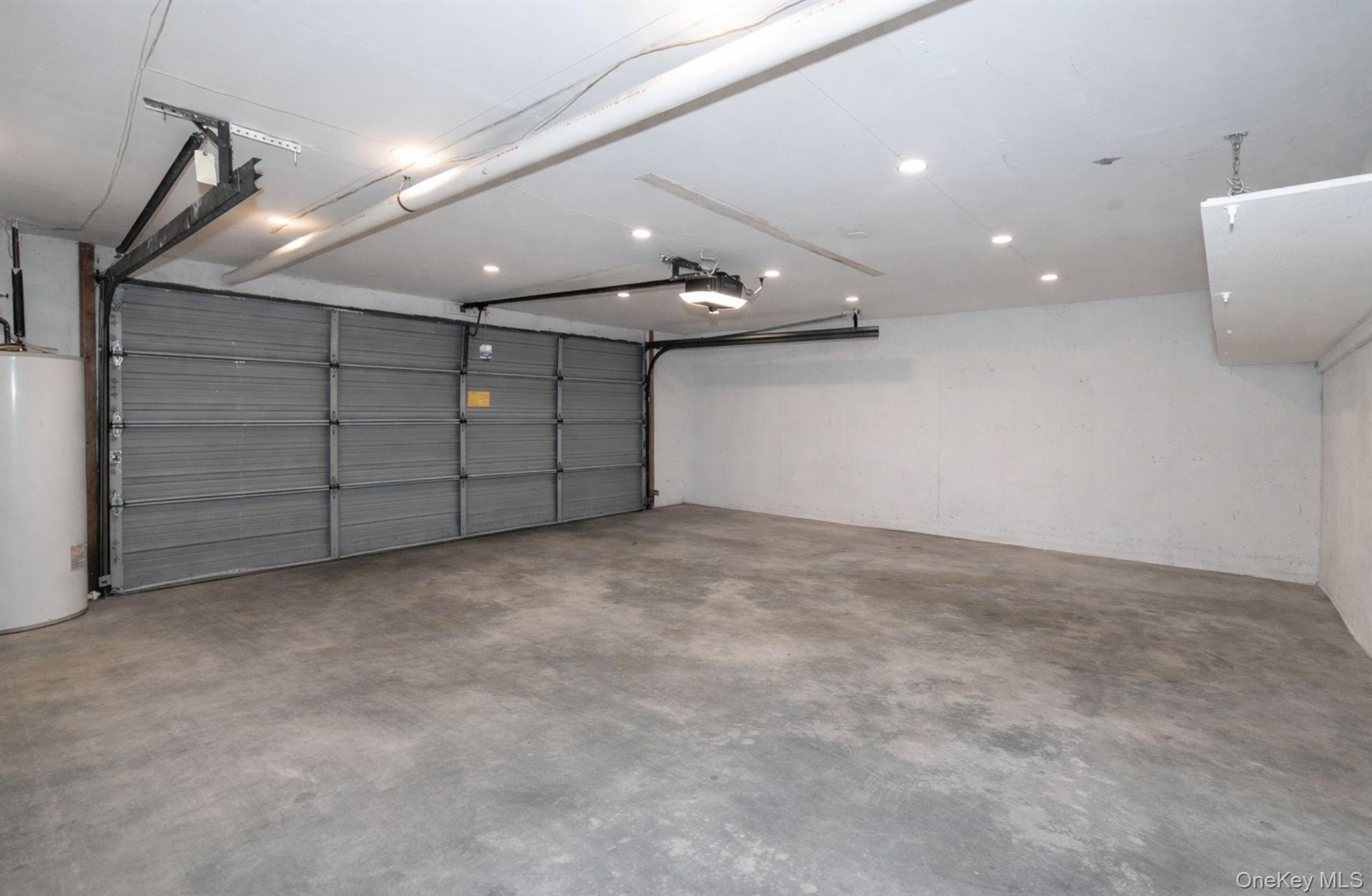 18 Acorn Ponds Drive