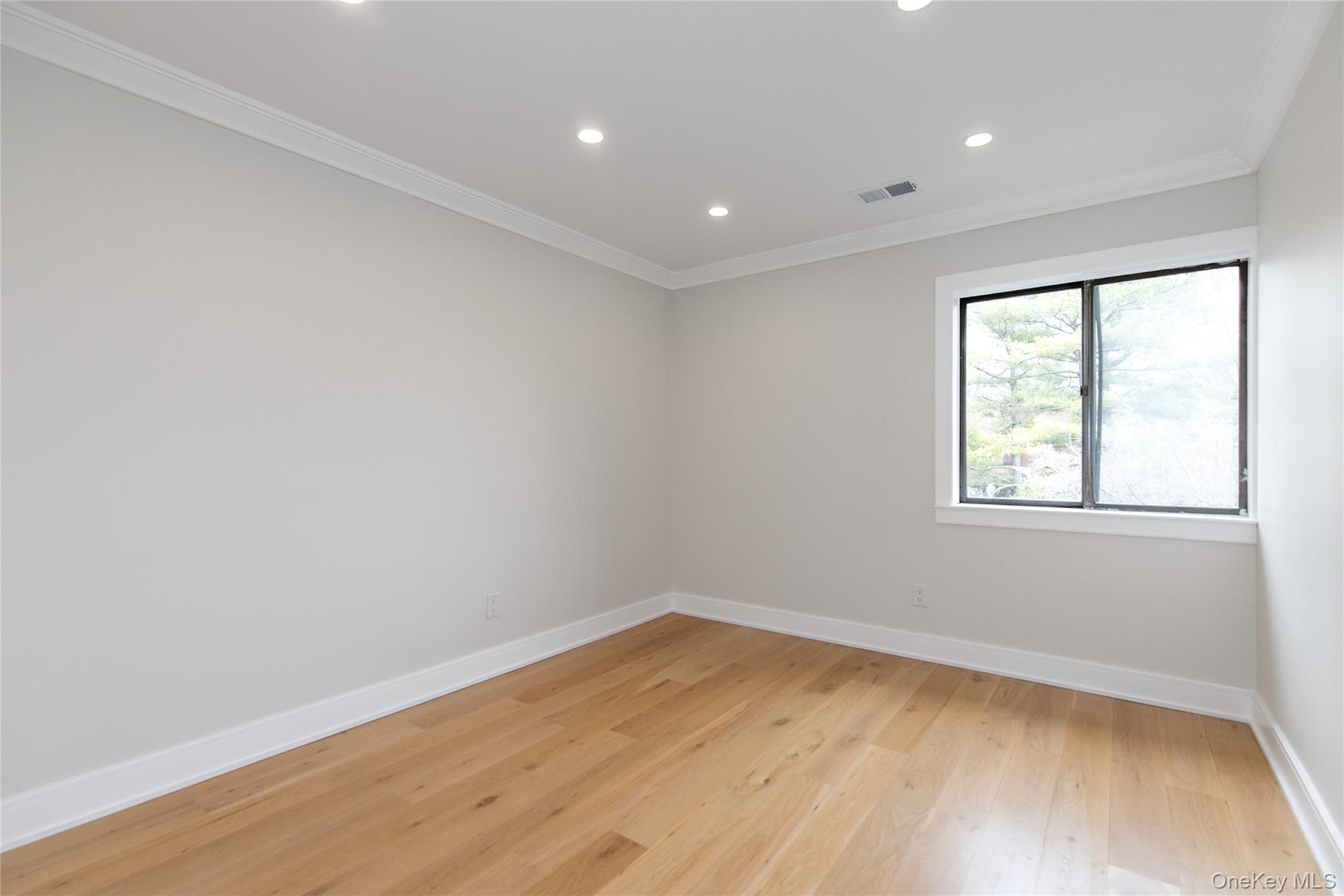 18 Acorn Ponds Drive