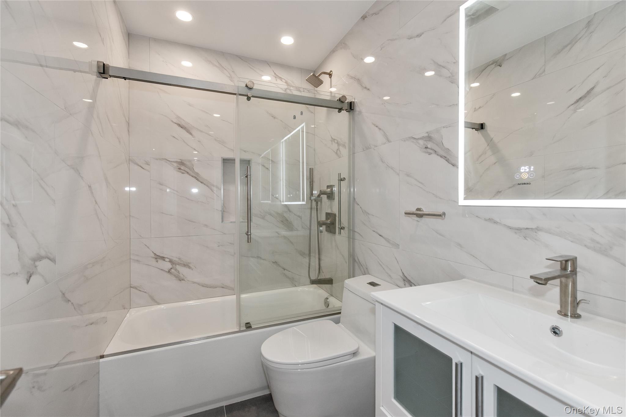 18 Acorn Ponds Drive