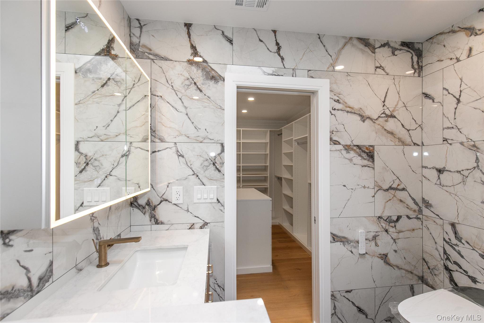 18 Acorn Ponds Drive