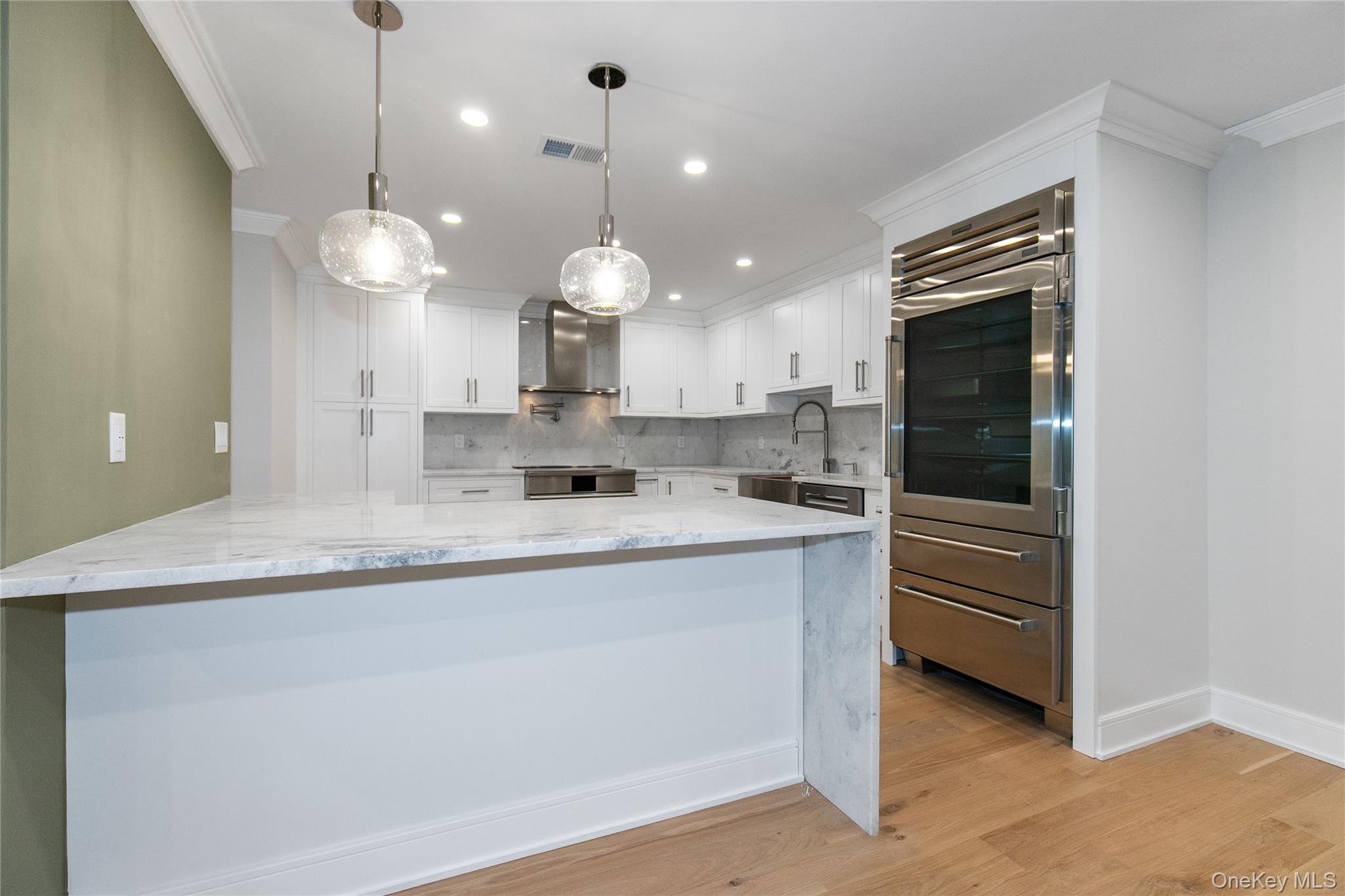 18 Acorn Ponds Drive