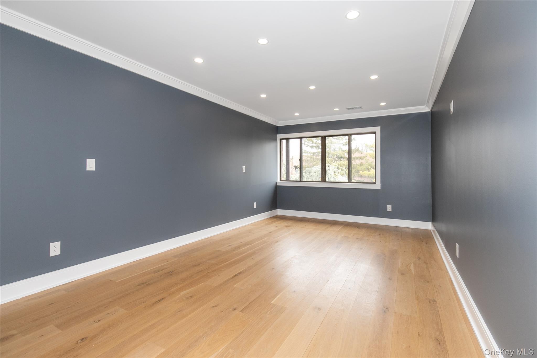 18 Acorn Ponds Drive