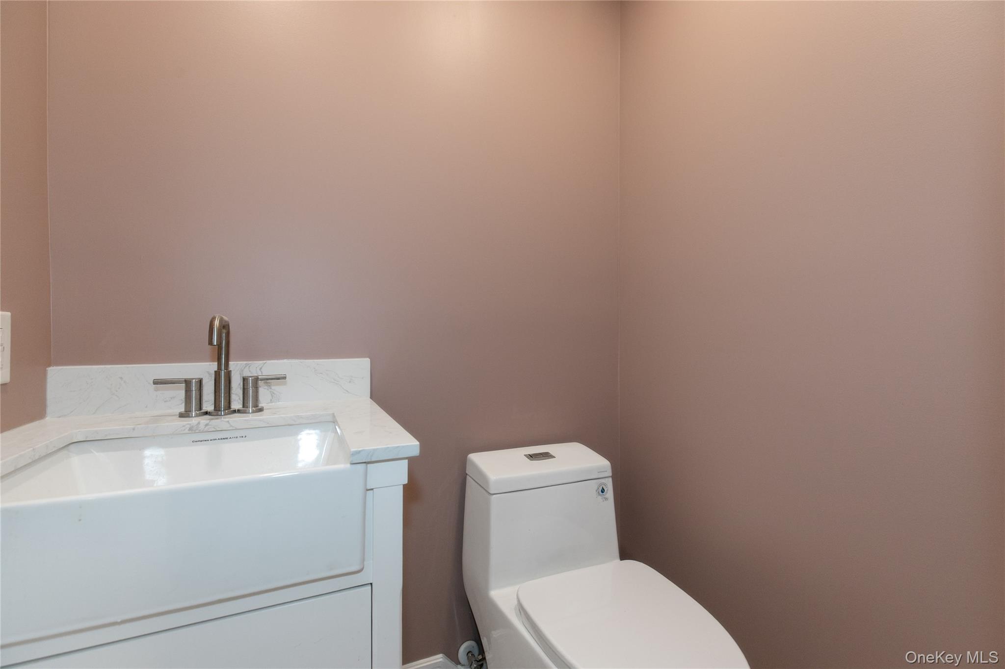 18 Acorn Ponds Drive