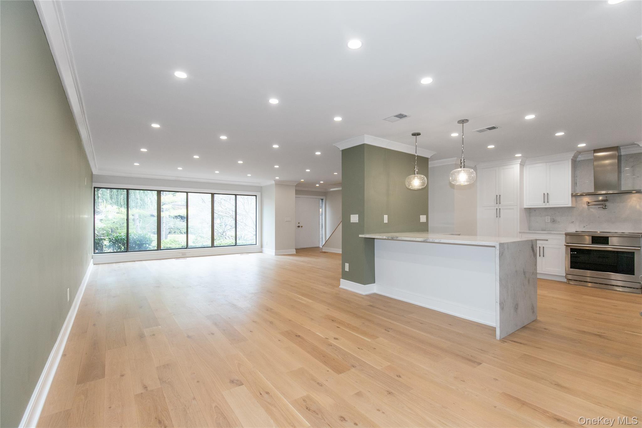 18 Acorn Ponds Drive