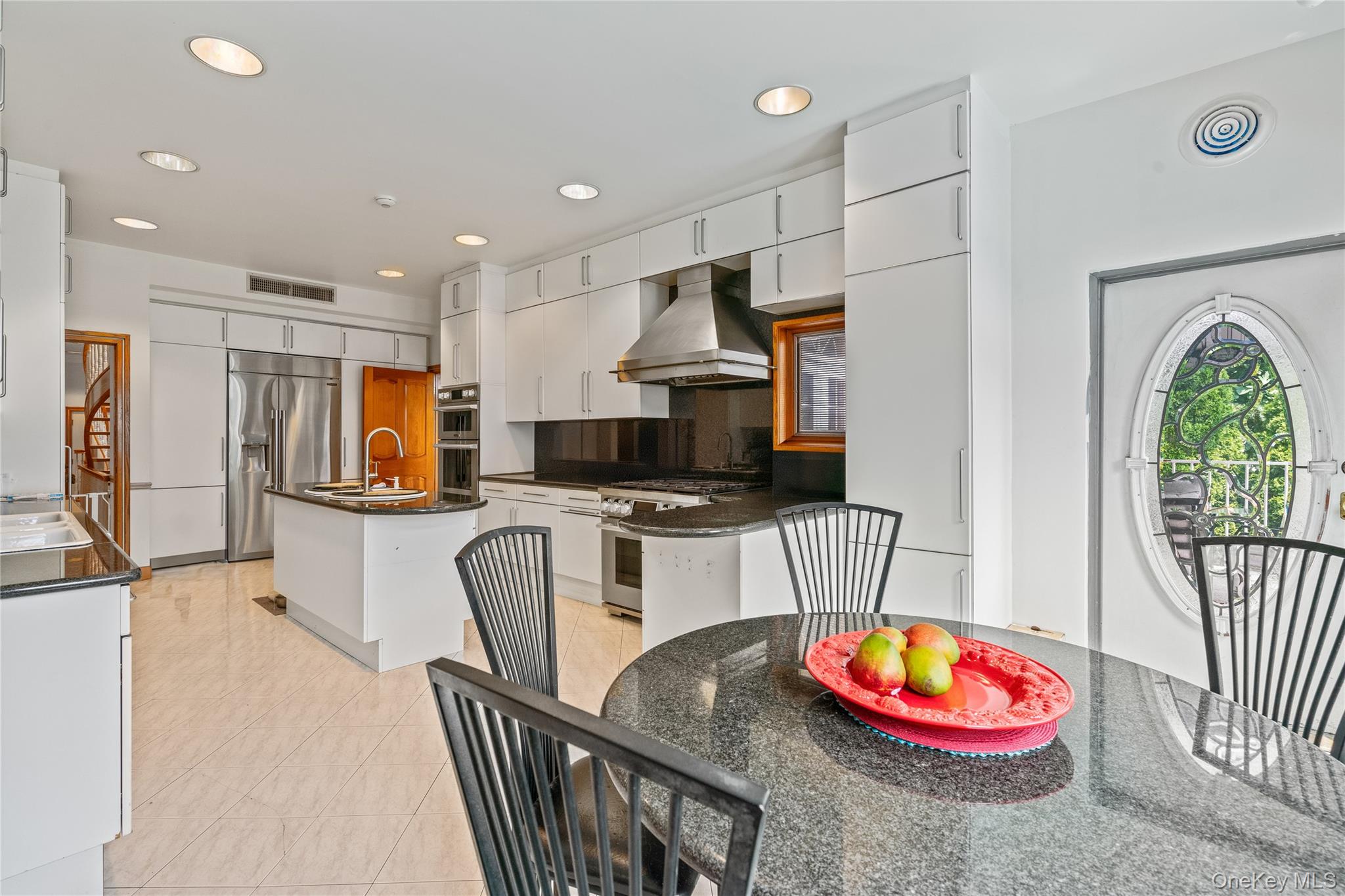 6 Summit Place