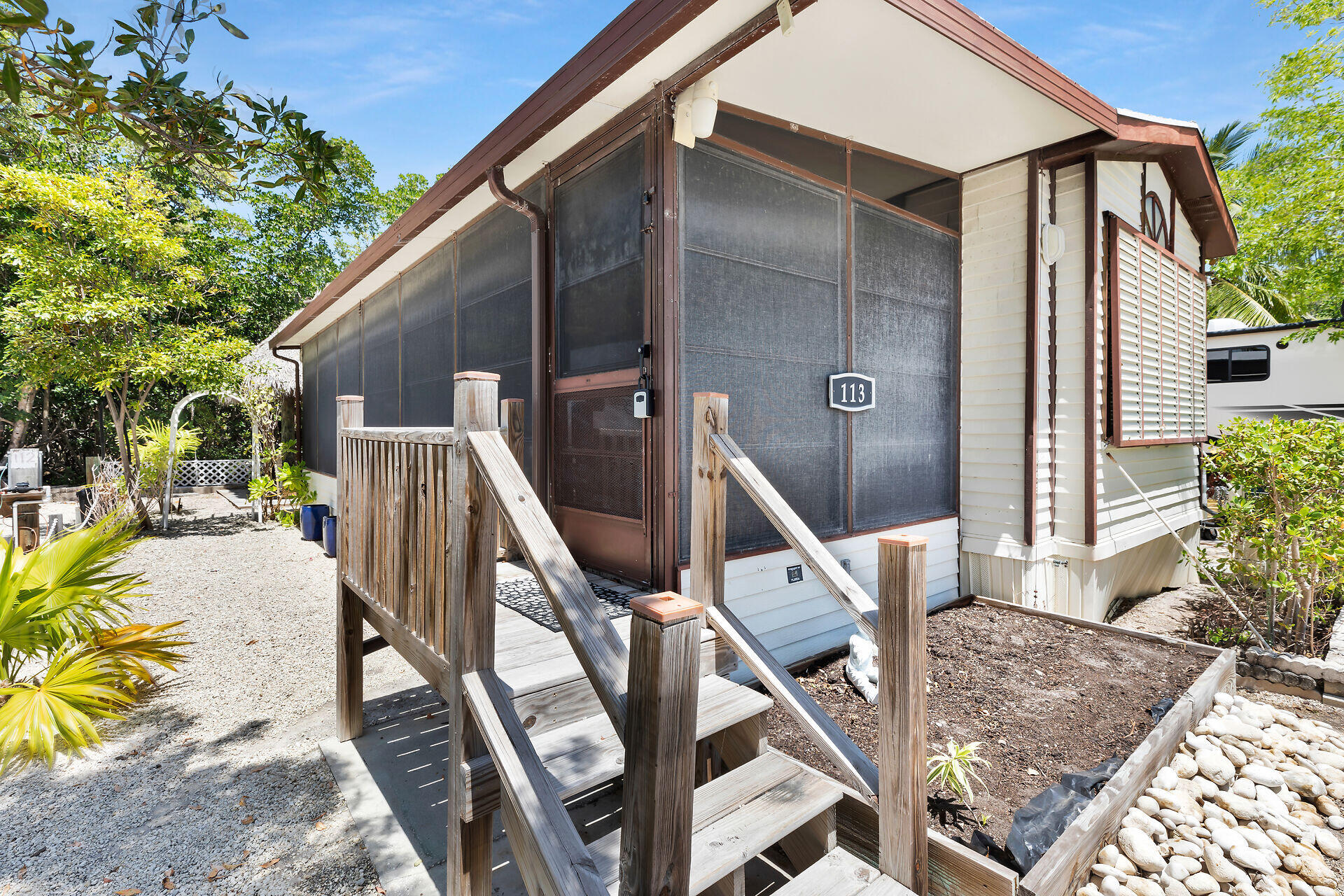 101551 Overseas Highway 113