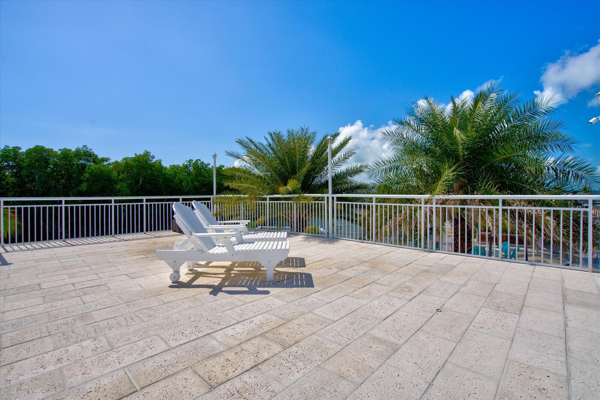 325 Calusa Street 122