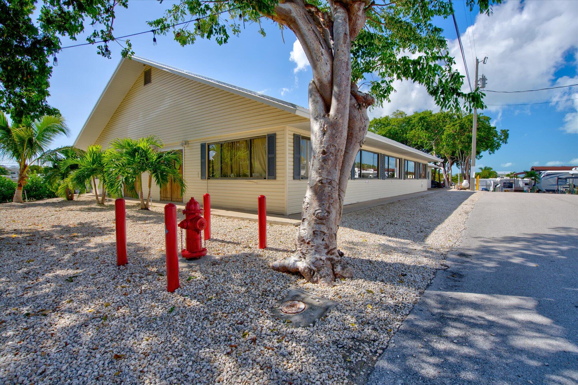 325 Calusa Street 122