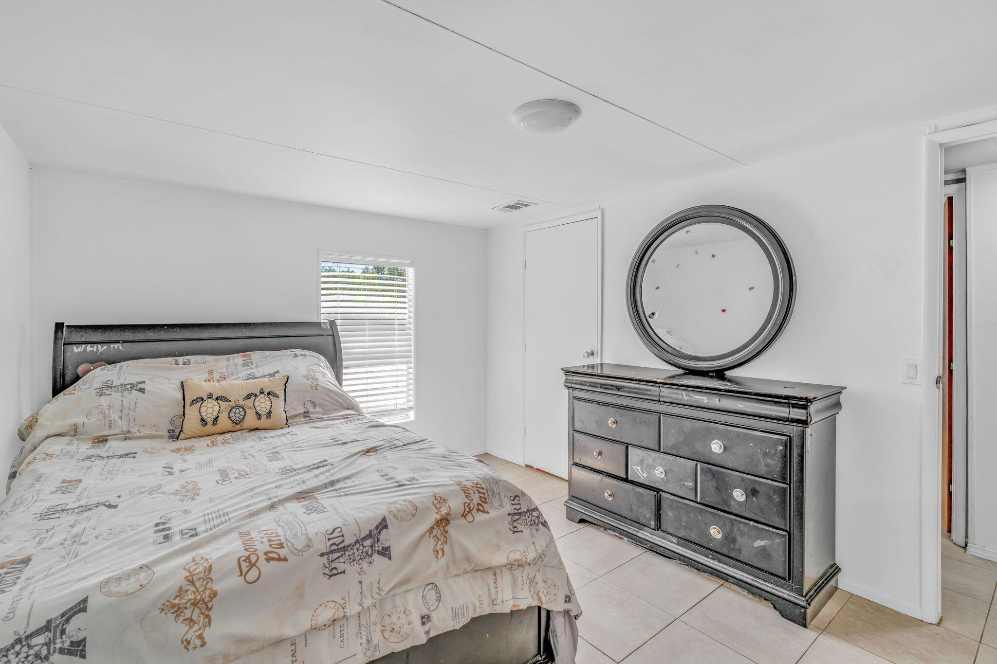 2 Oakwood Avenue