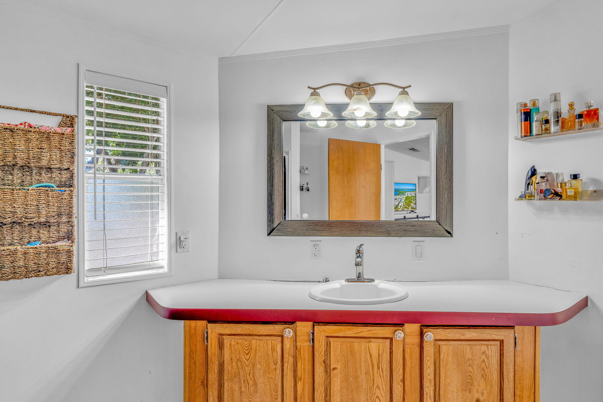 2 Oakwood Avenue