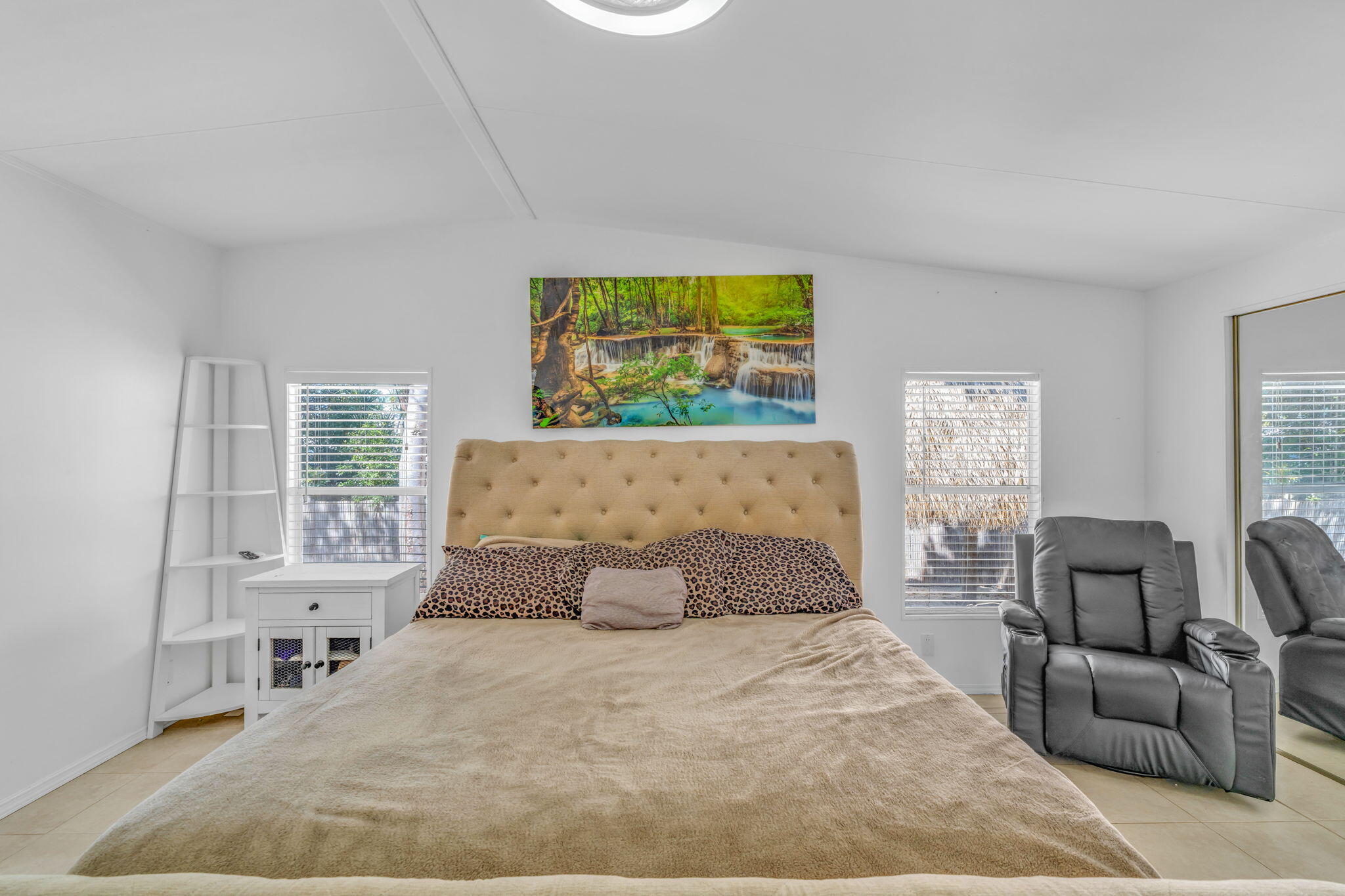 2 Oakwood Avenue