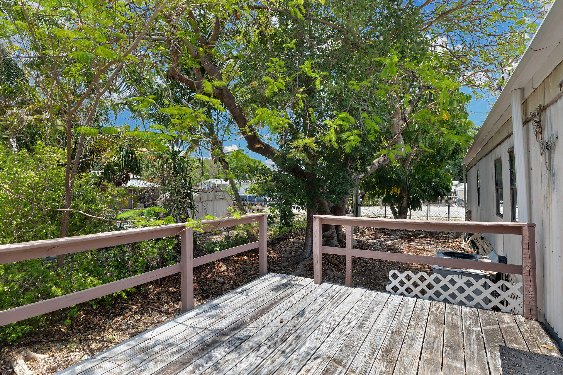 225 Lee Avenue