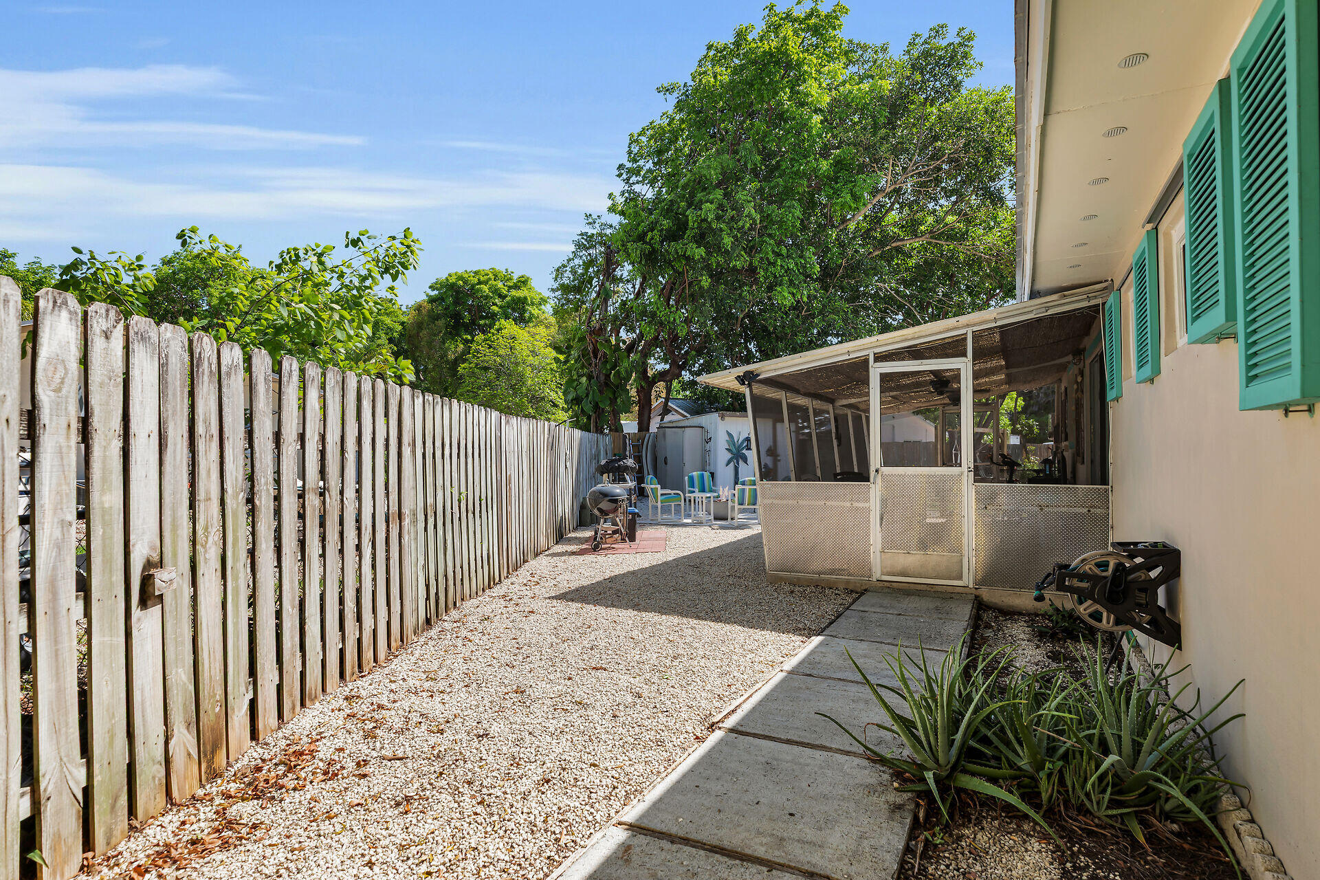634 ponce de leon Boulevard
