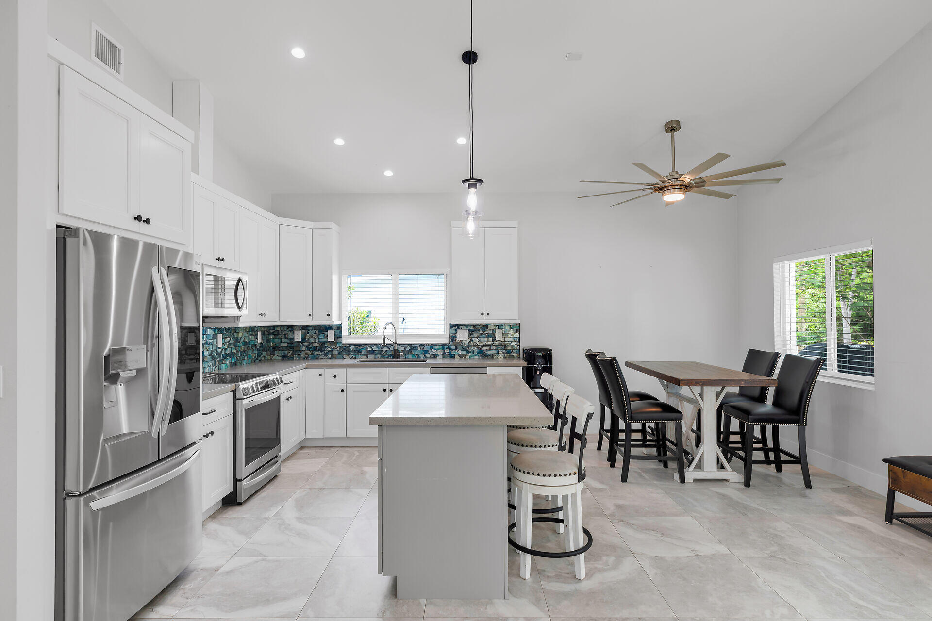 811 La Paloma Road