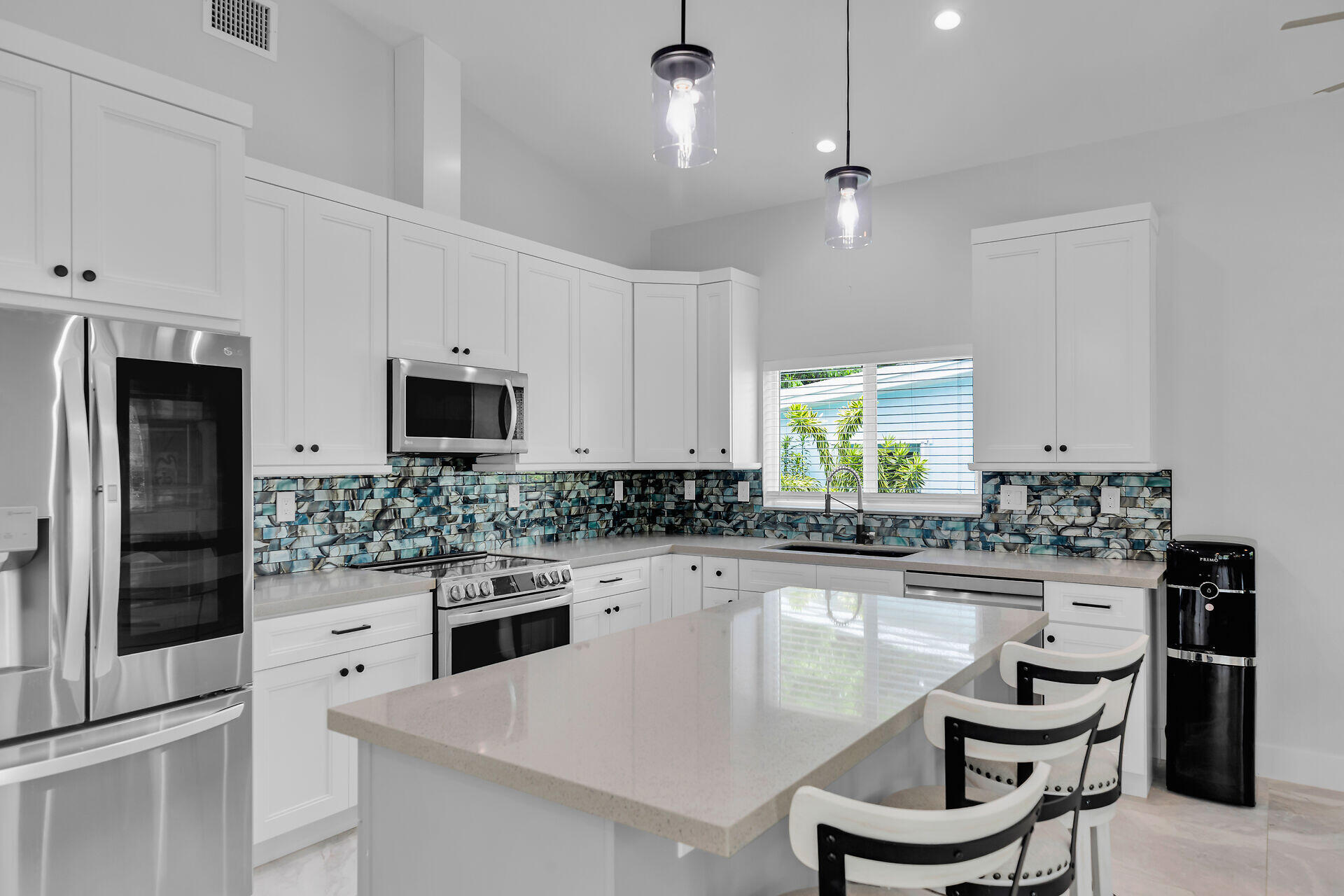 811 La Paloma Road