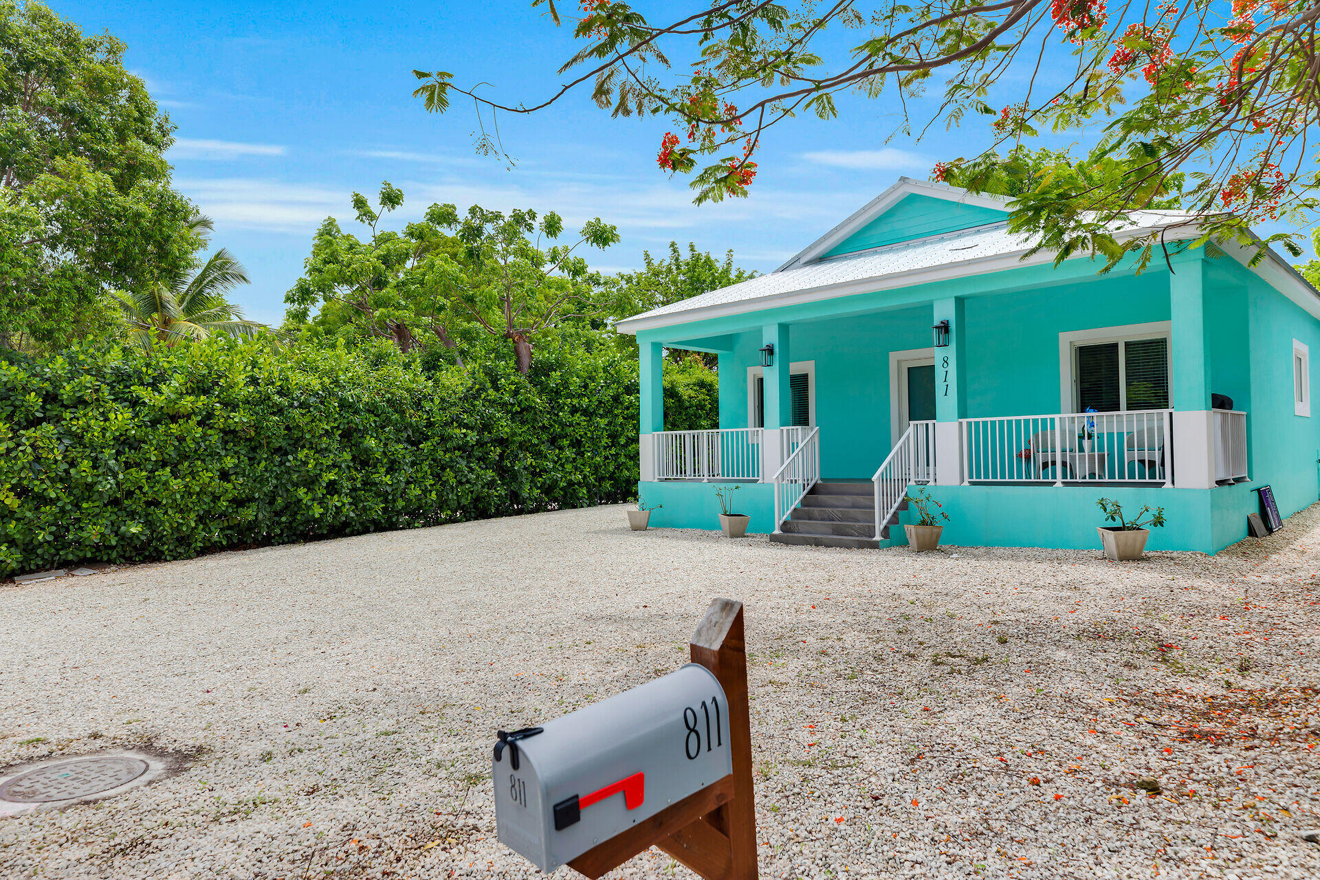 811 La Paloma Road