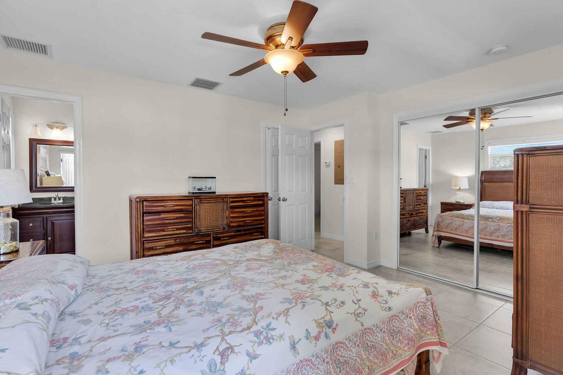 894 La Paloma Road