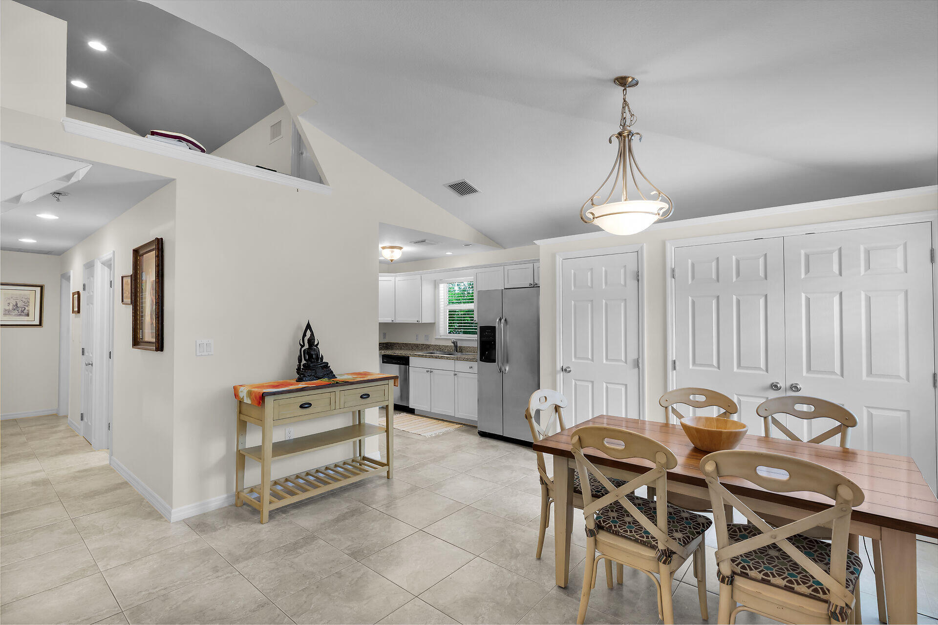 894 La Paloma Road