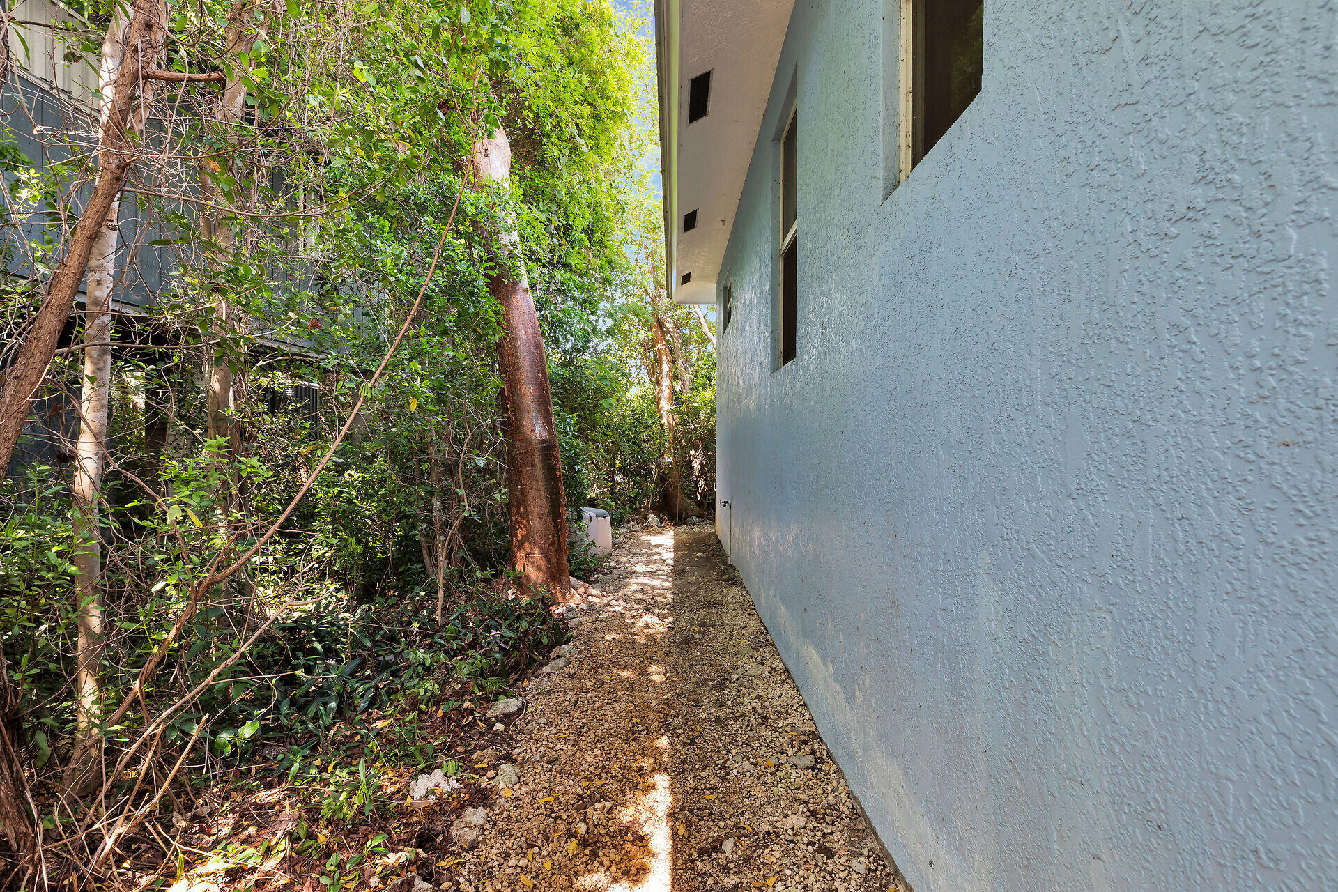 894 La Paloma Road