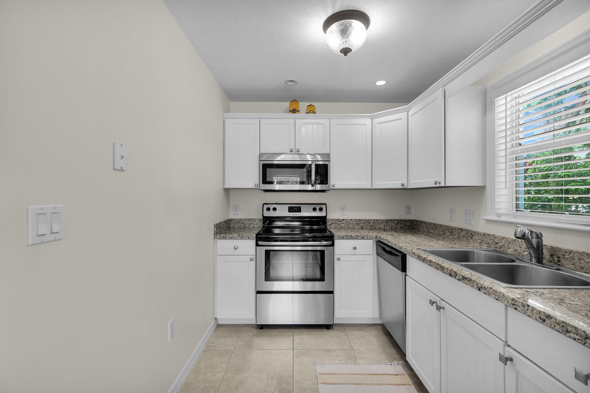 894 La Paloma Road
