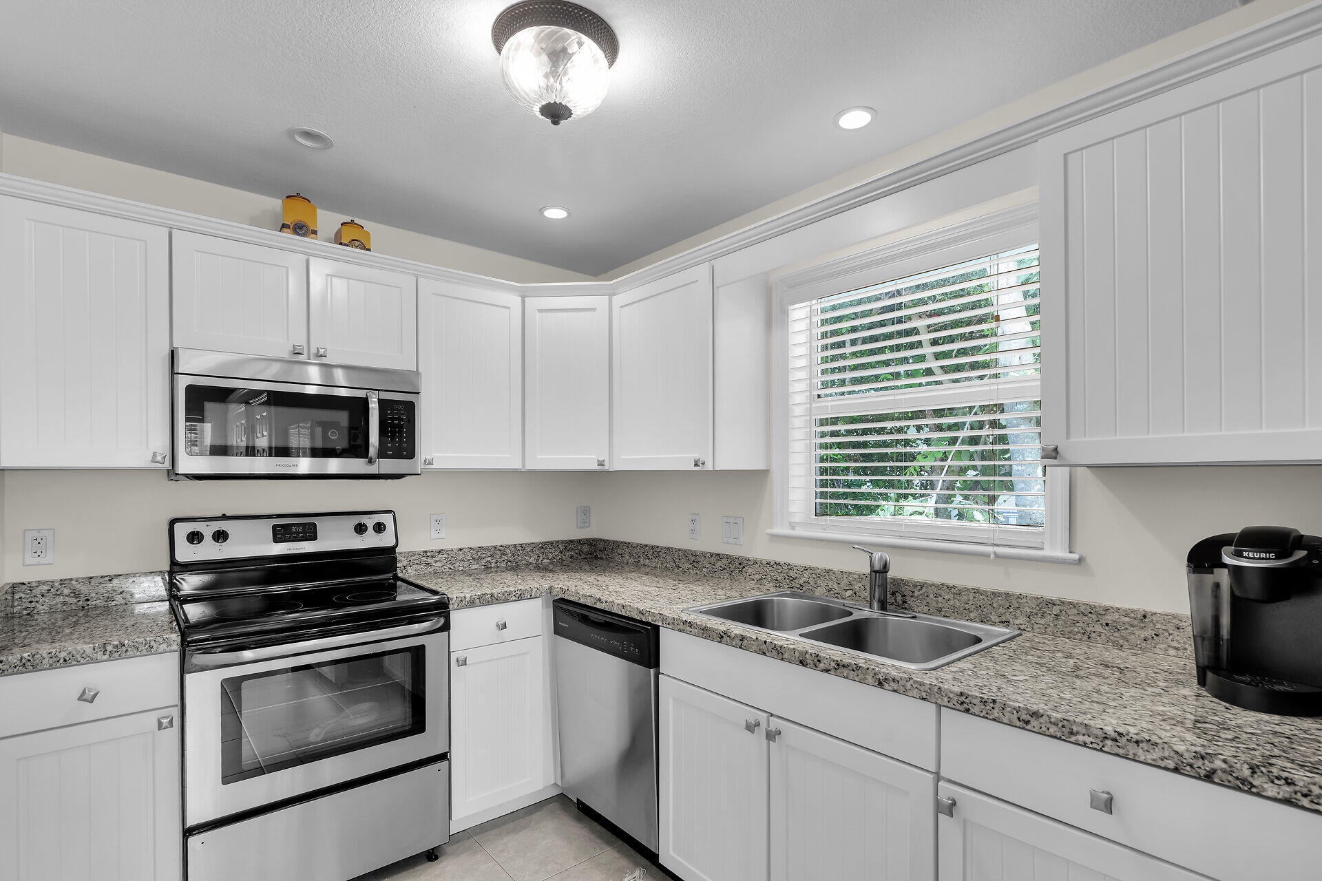 894 La Paloma Road