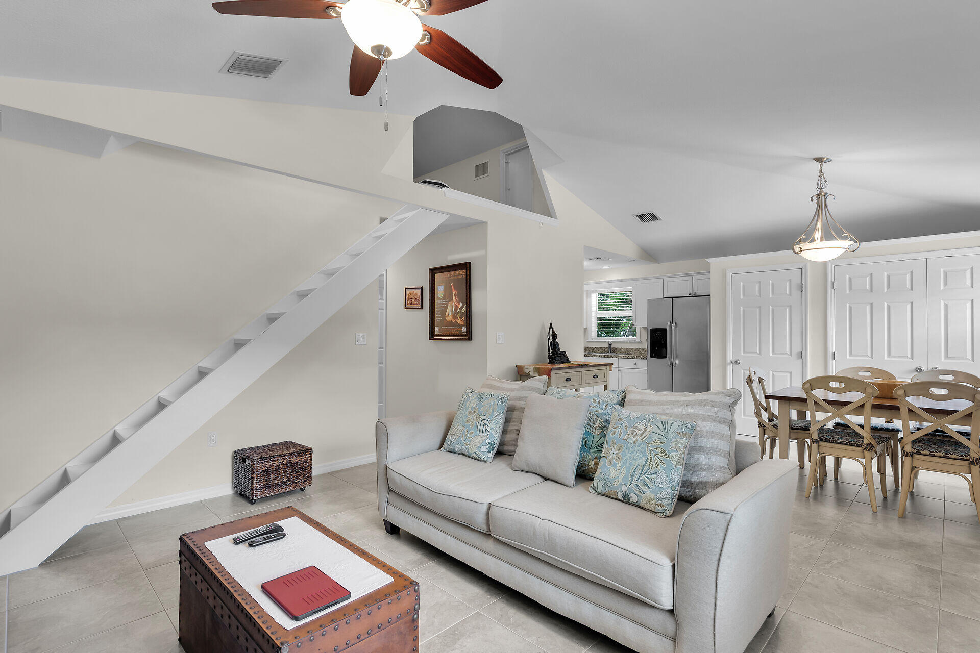 894 La Paloma Road