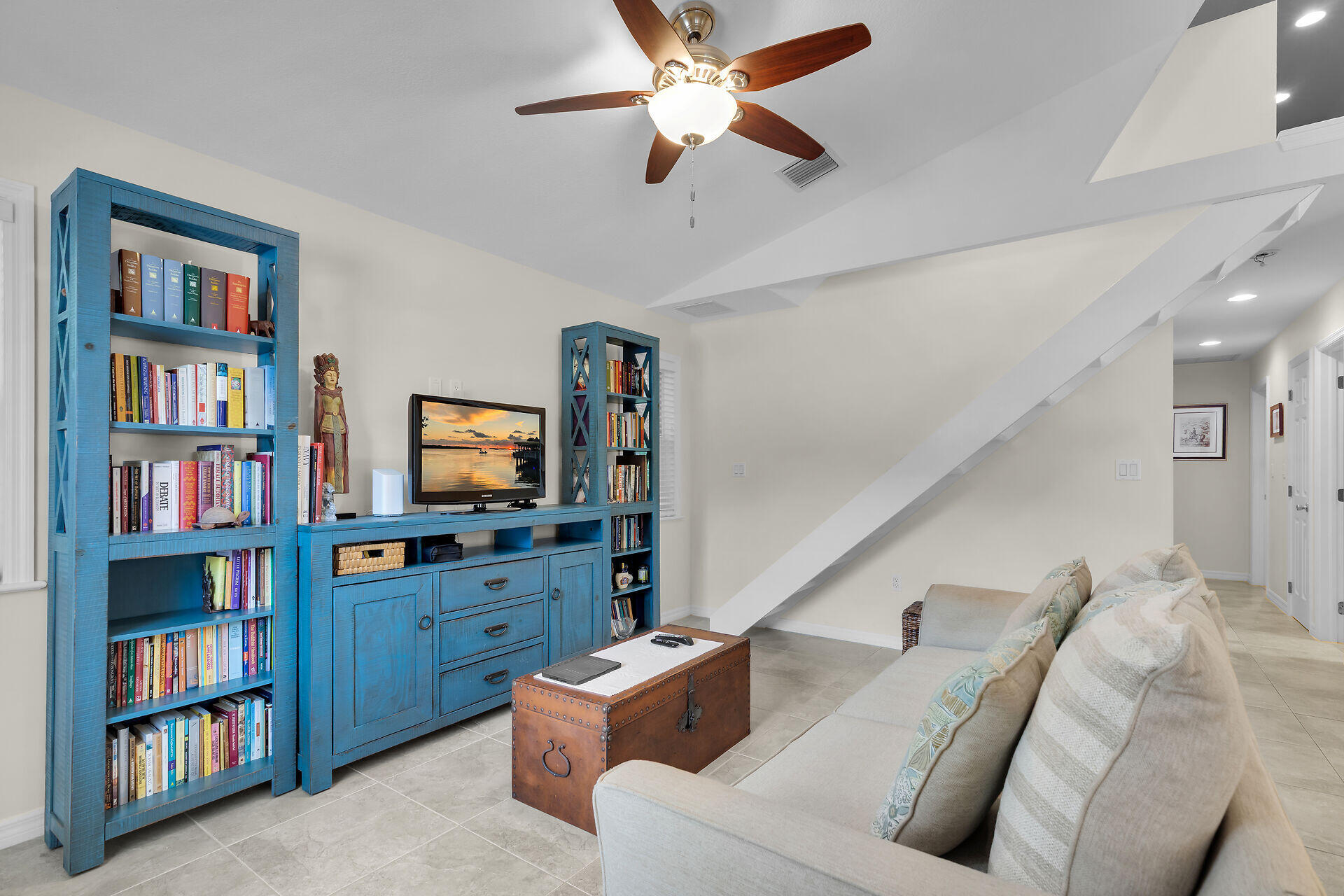 894 La Paloma Road