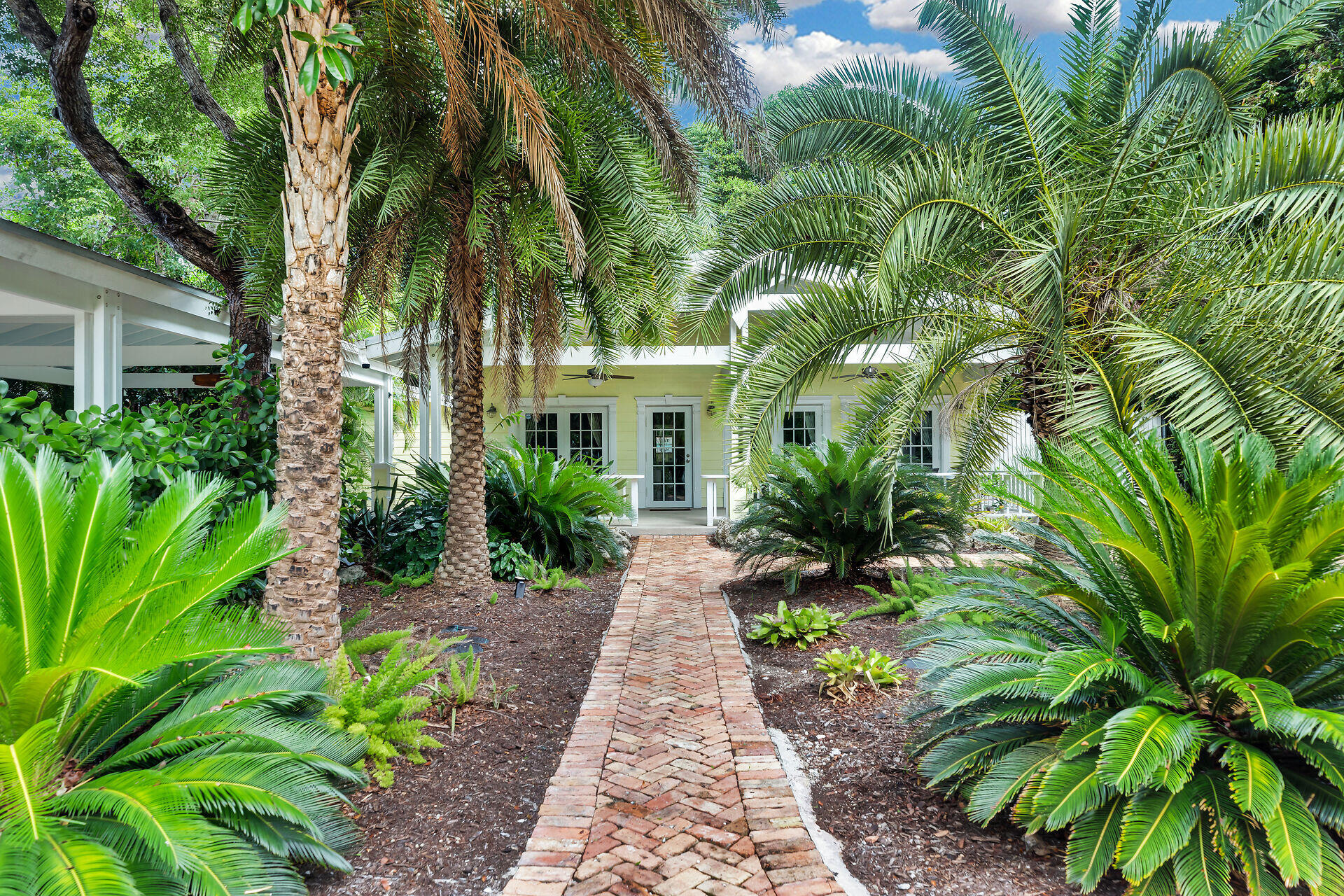 141 Plantation Boulevard