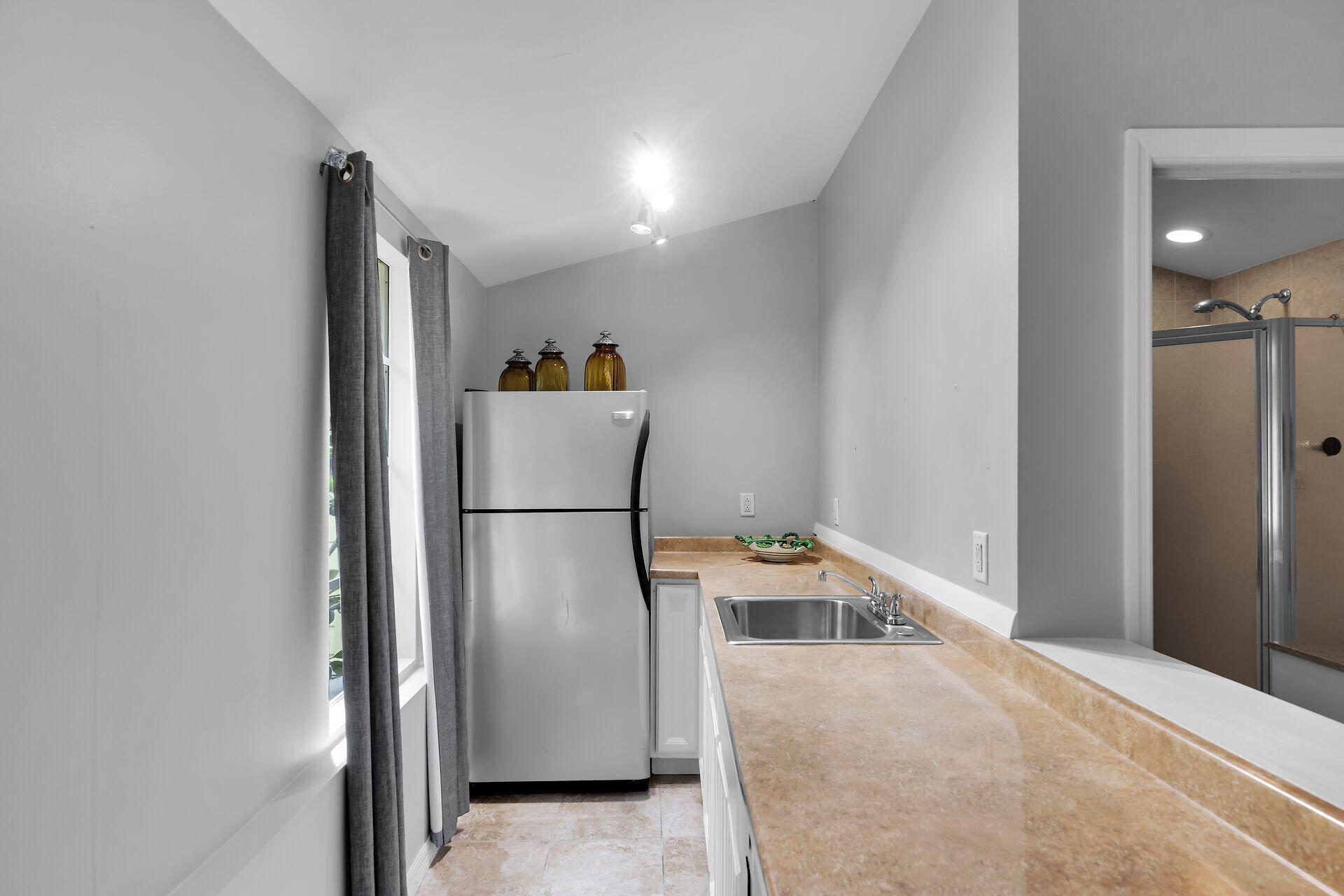 141 Plantation Boulevard