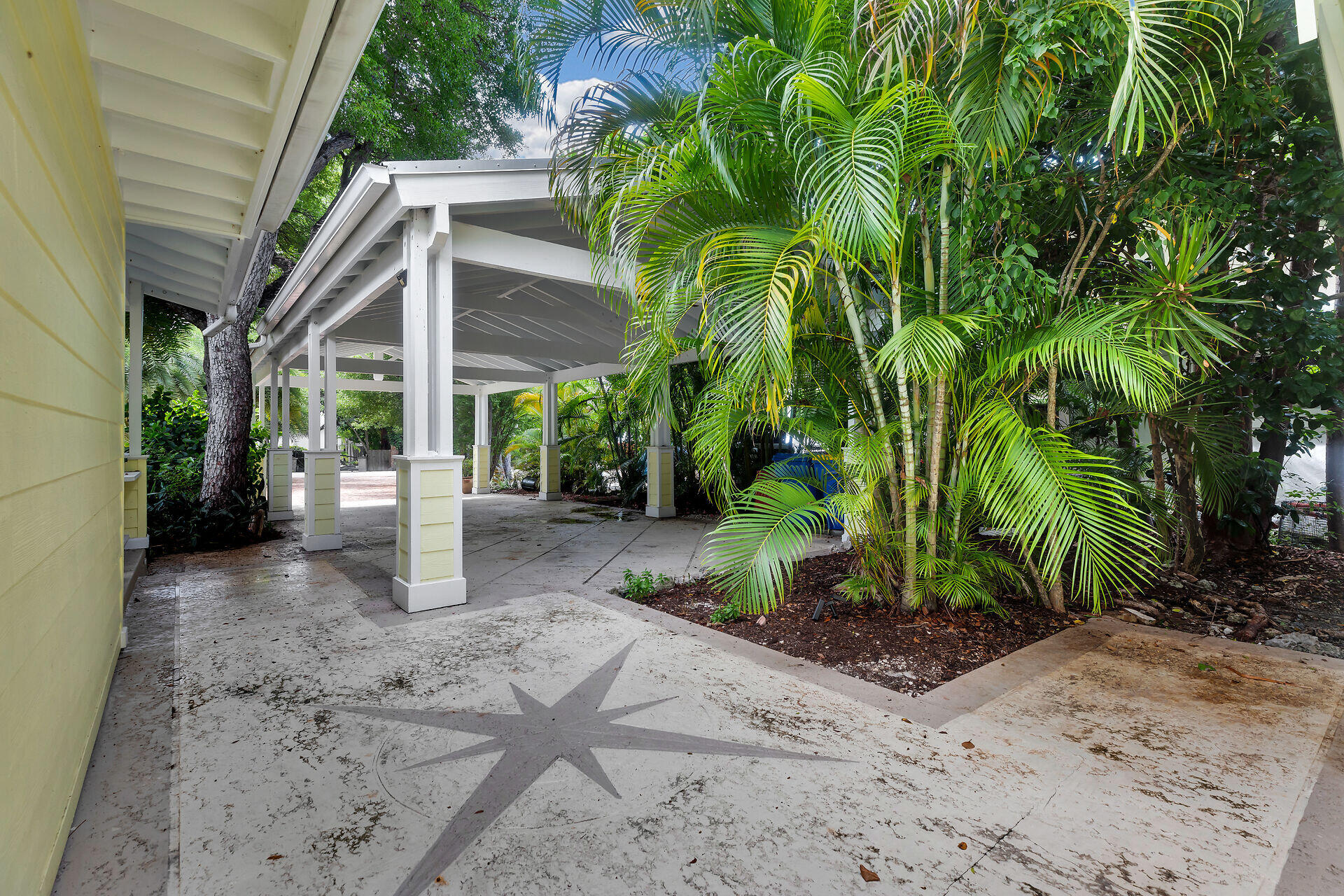 141 Plantation Boulevard