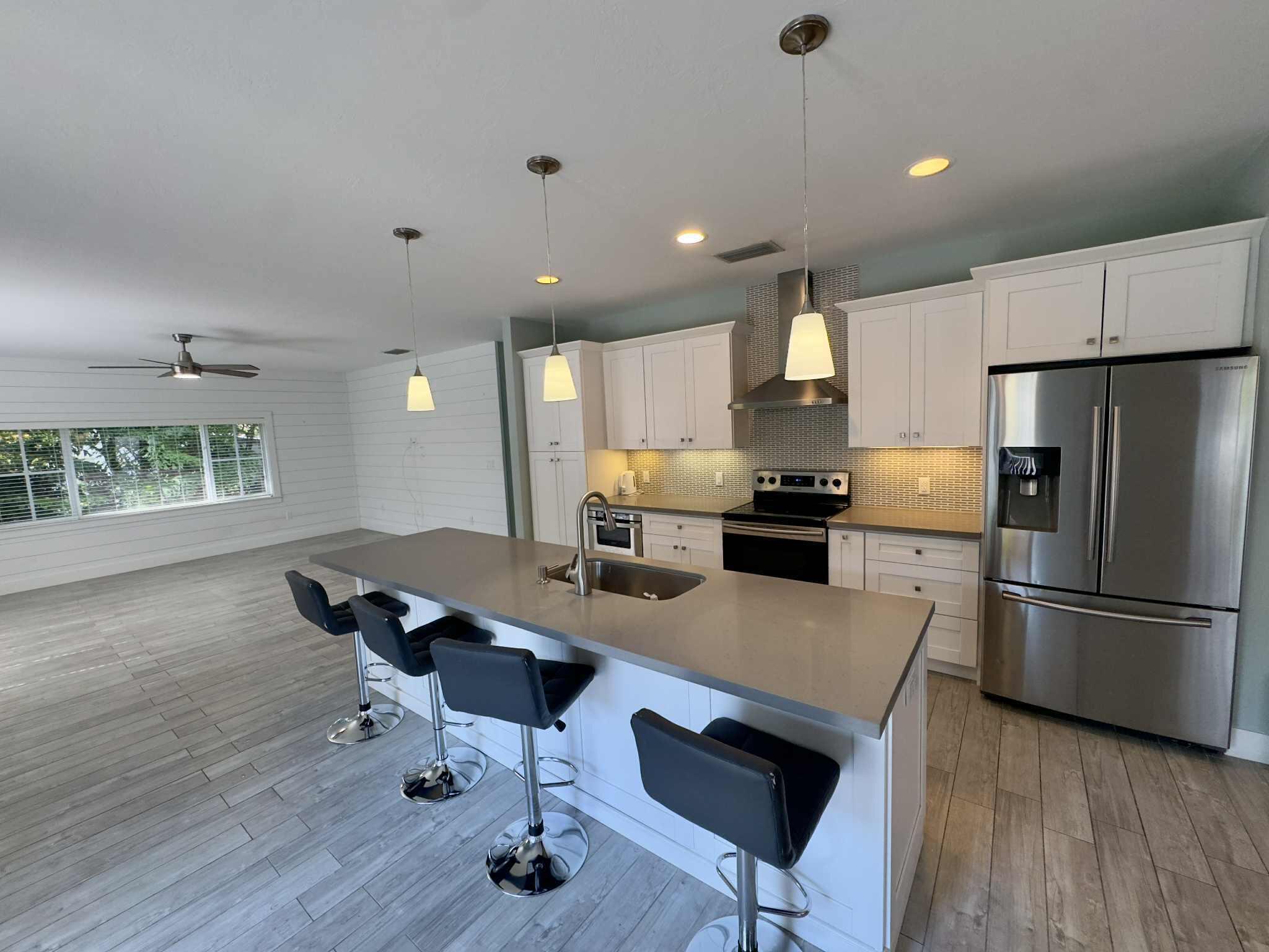 241 W Seaview Drive