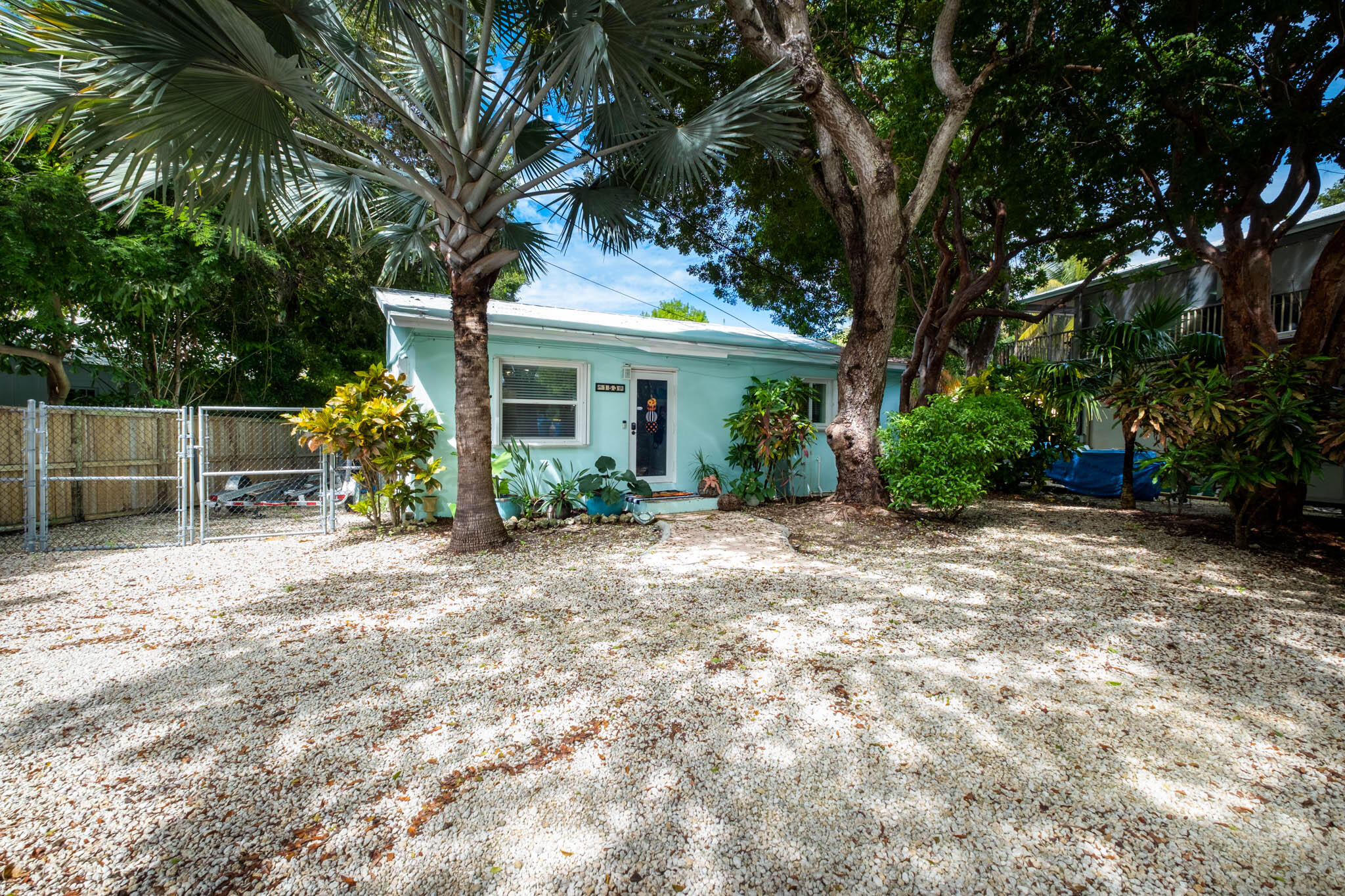 153 Apache Street
