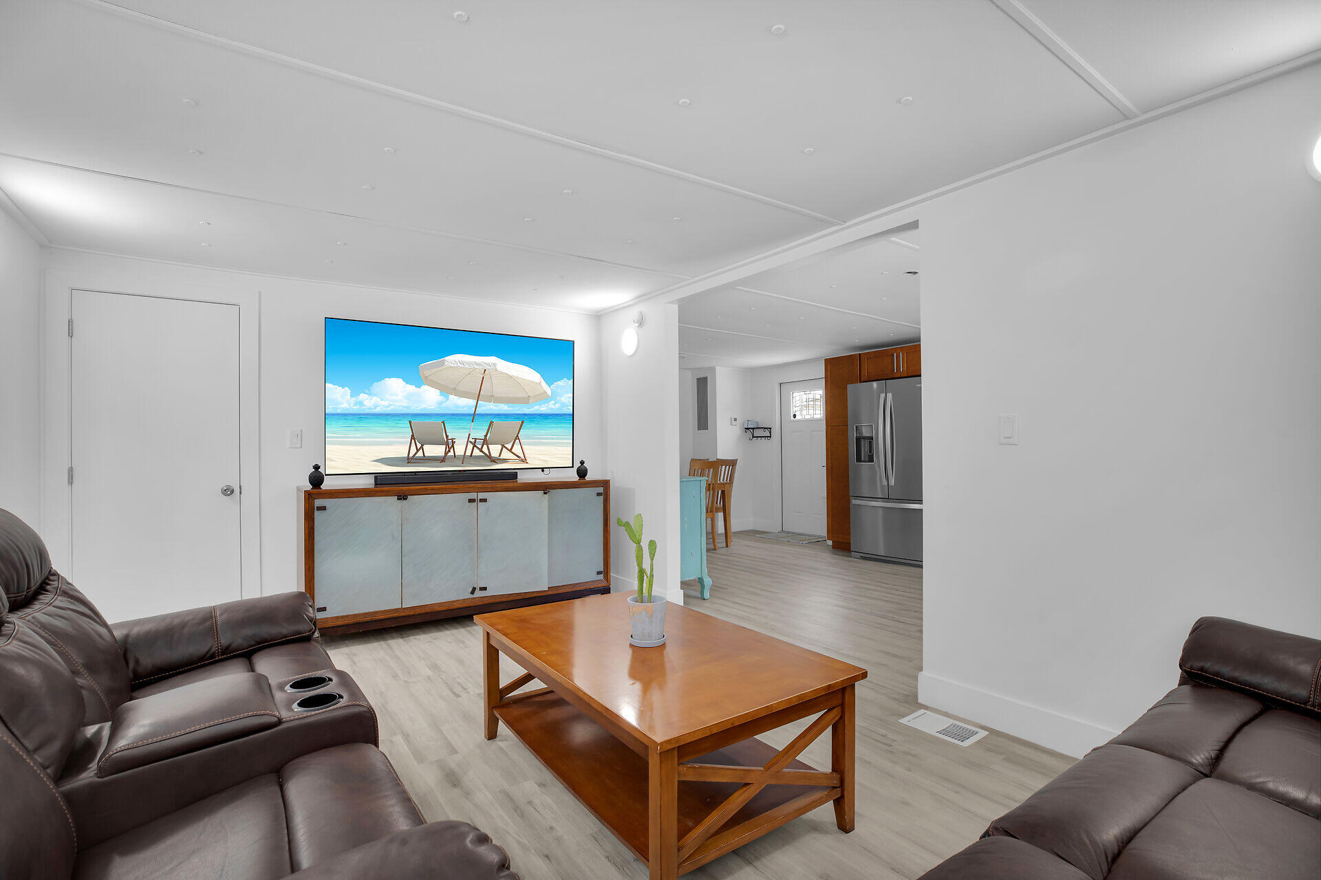66 Hibiscus Lane