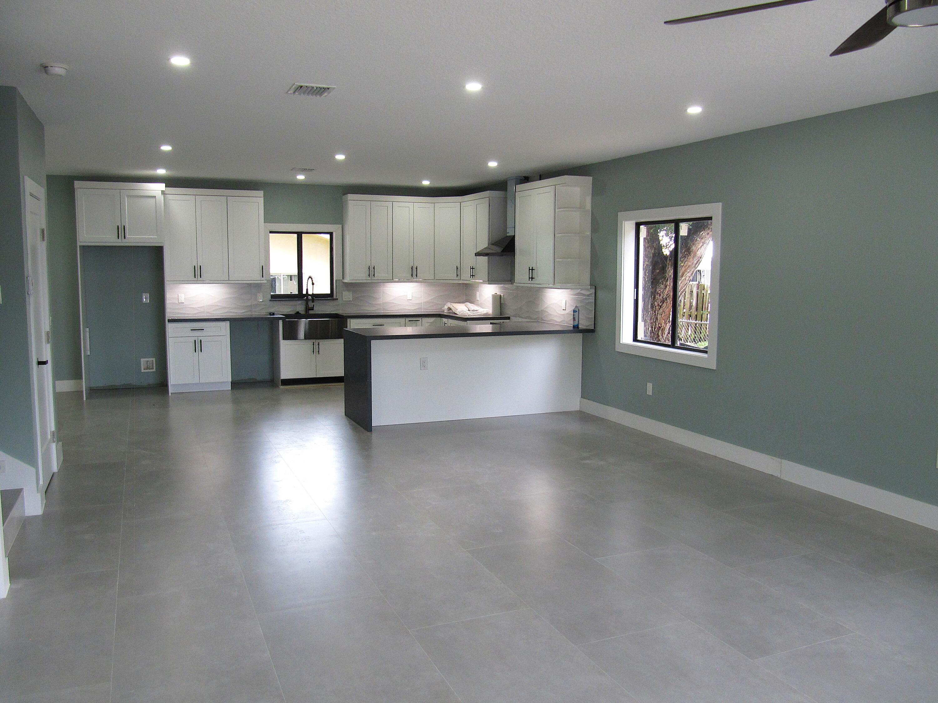 25 Abaco Road