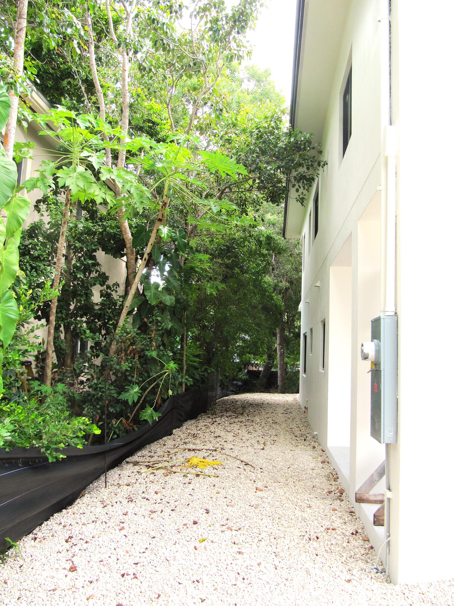 25 Abaco Road