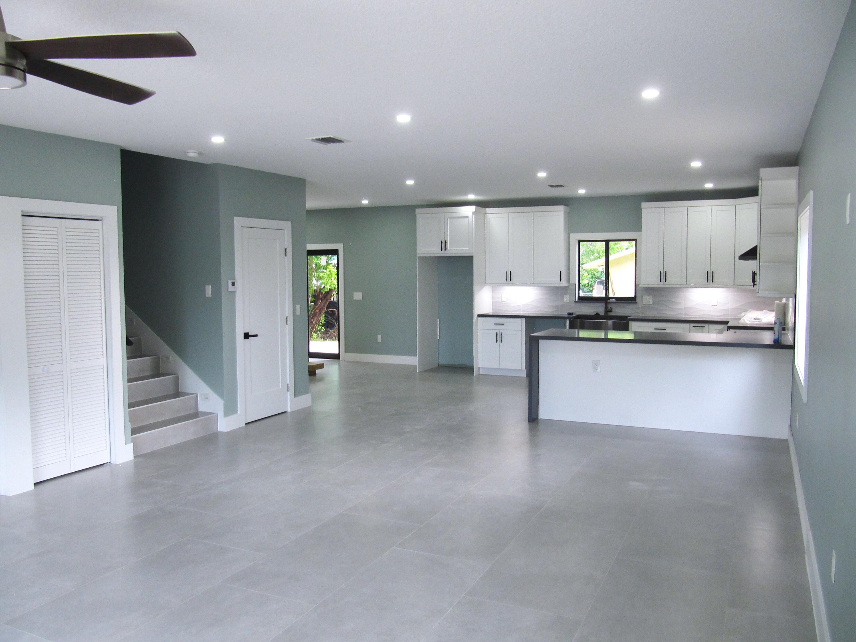 25 Abaco Road
