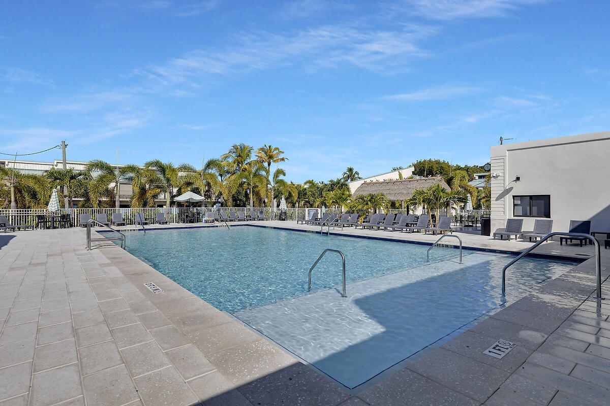 87200 Overseas Highway M2