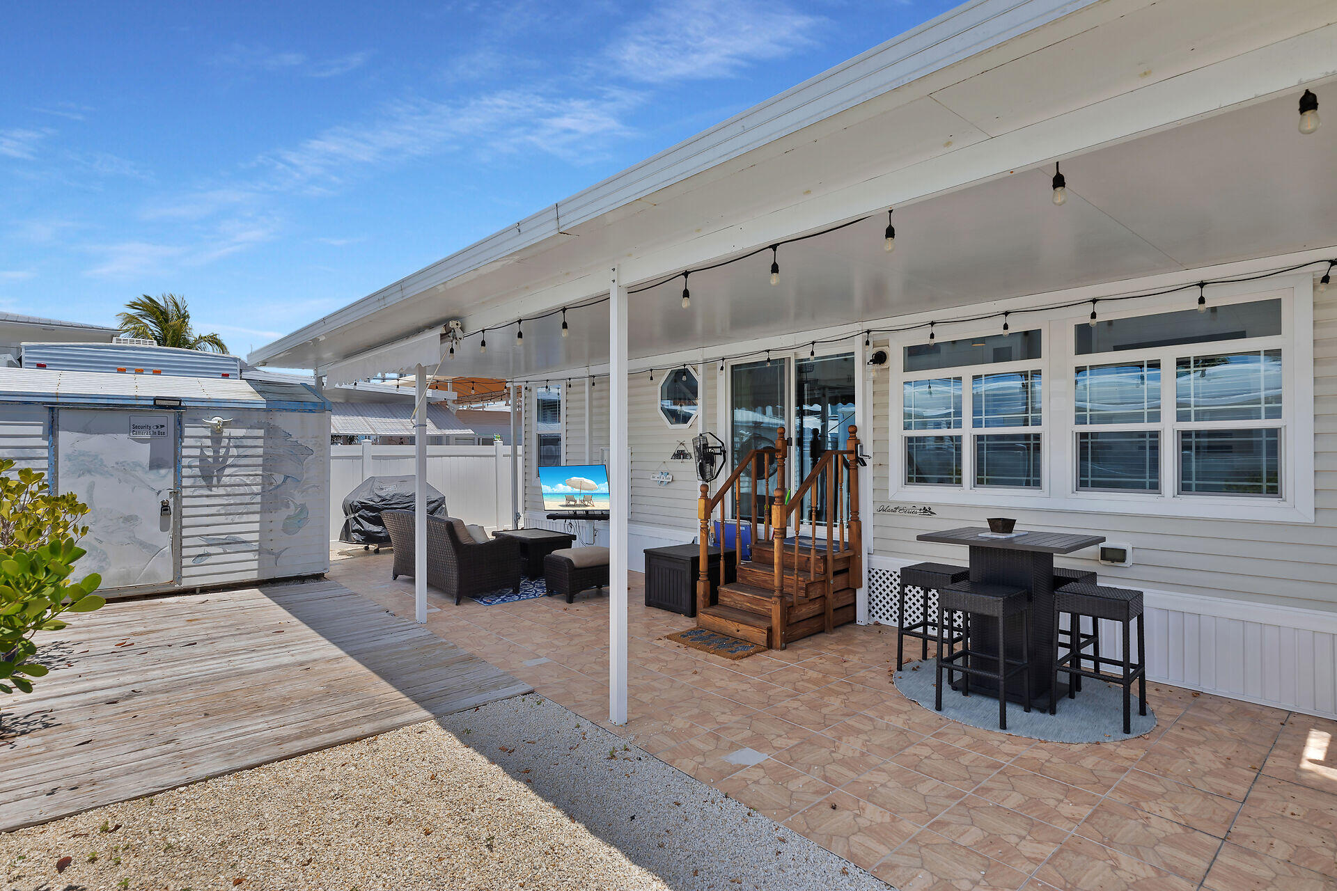 325 Calusa Street 250