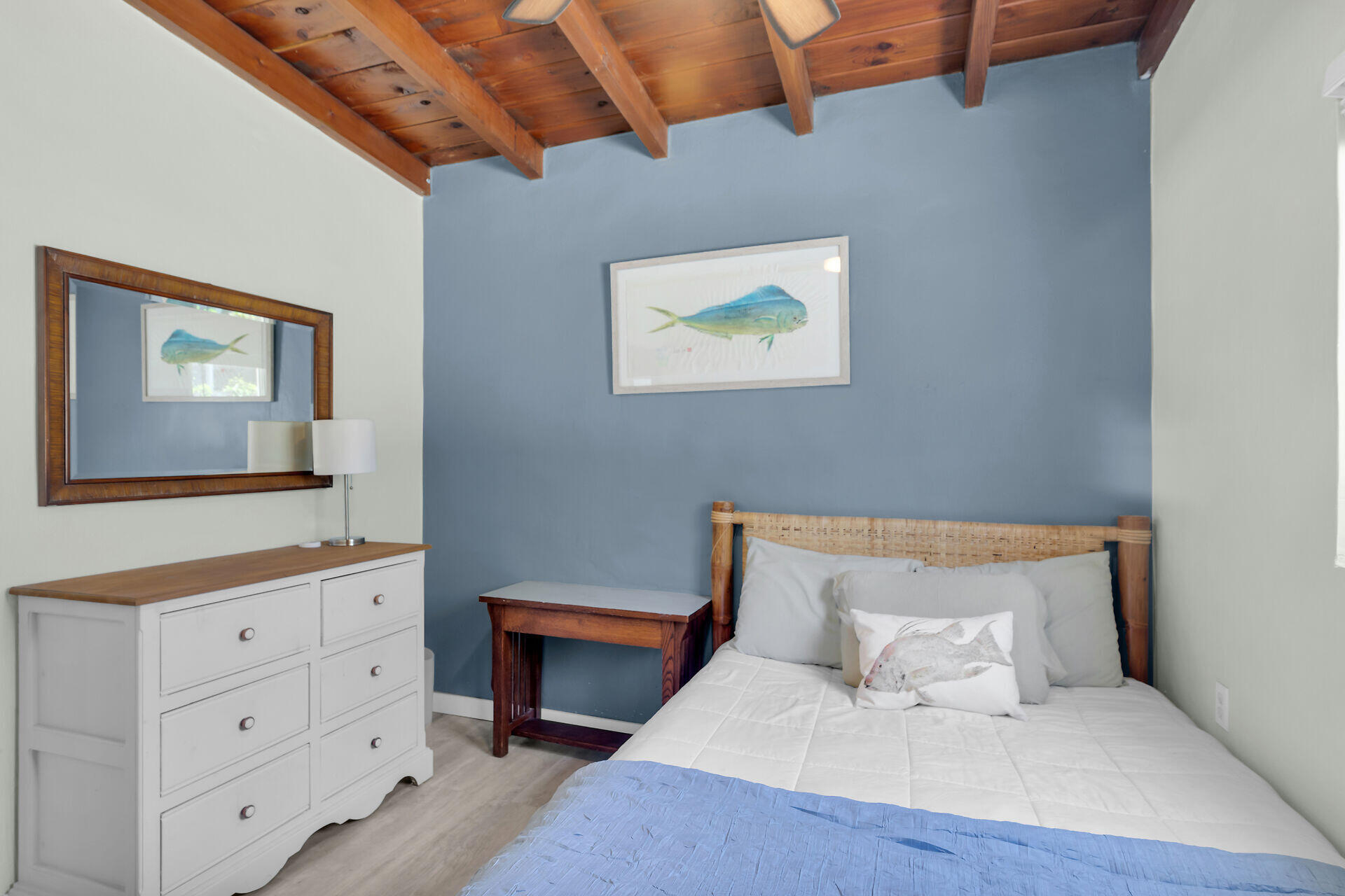 10 Dolphin Road