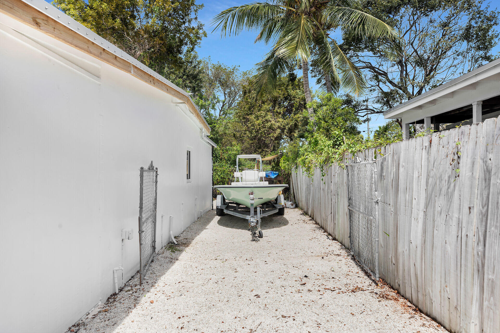 10 Dolphin Road