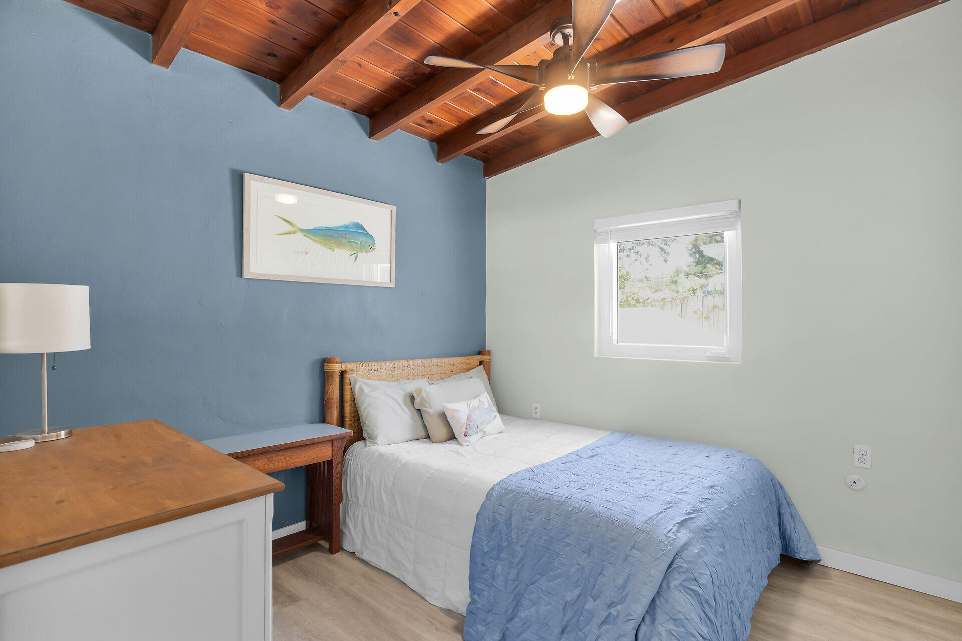 10 Dolphin Road